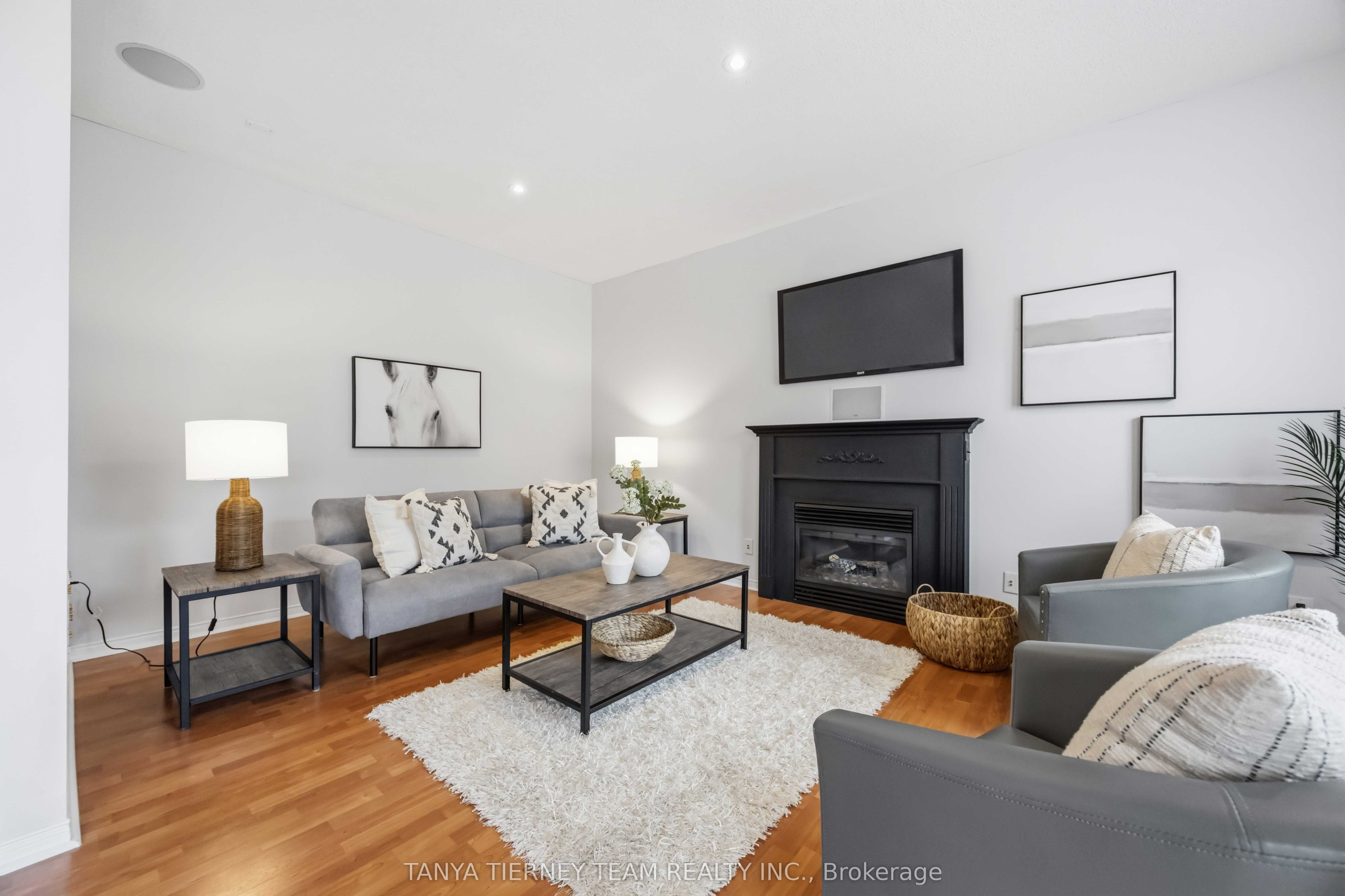 75 Robert Attersley Drive E Property Photo 24