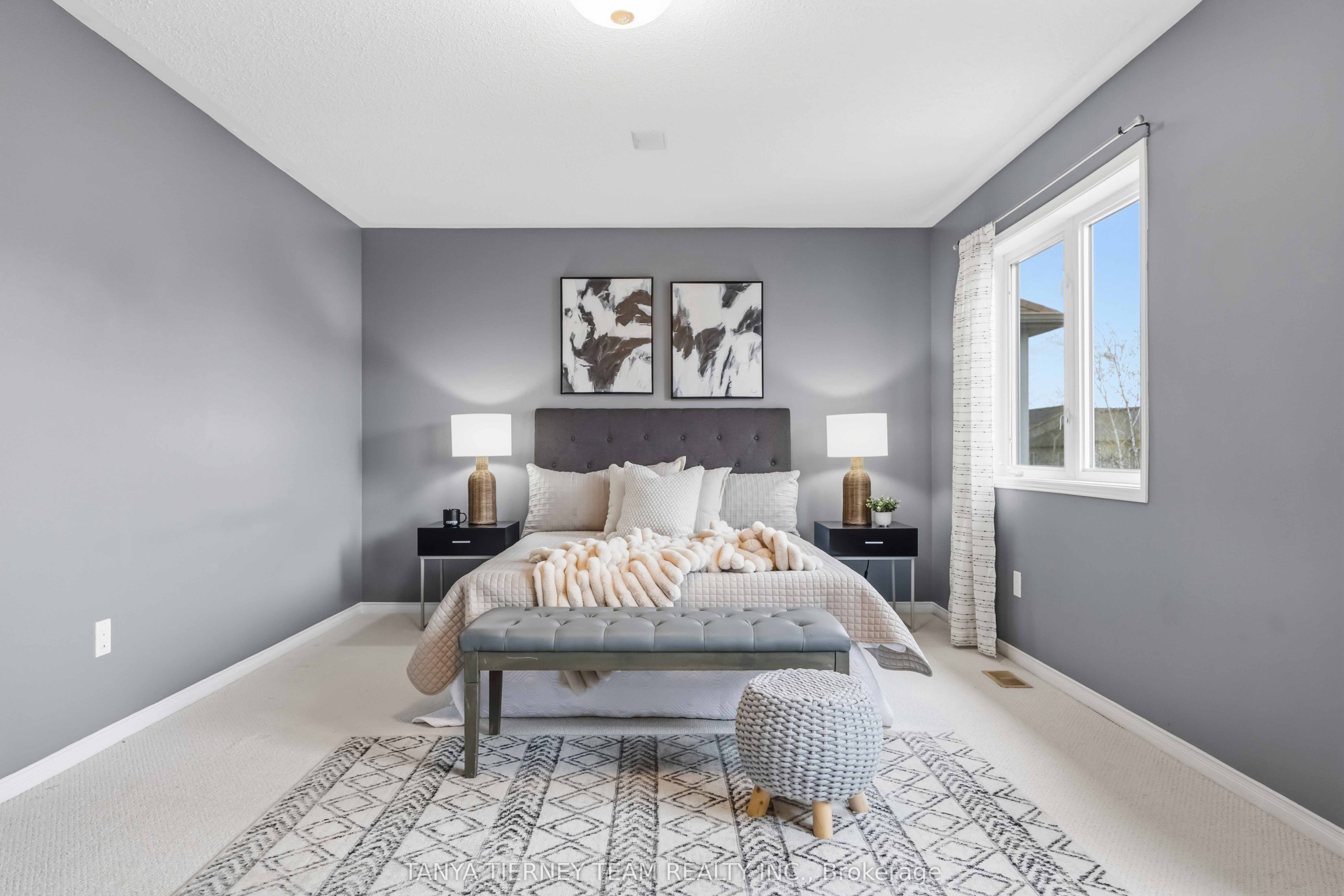 75 Robert Attersley Drive E Property Photo 32