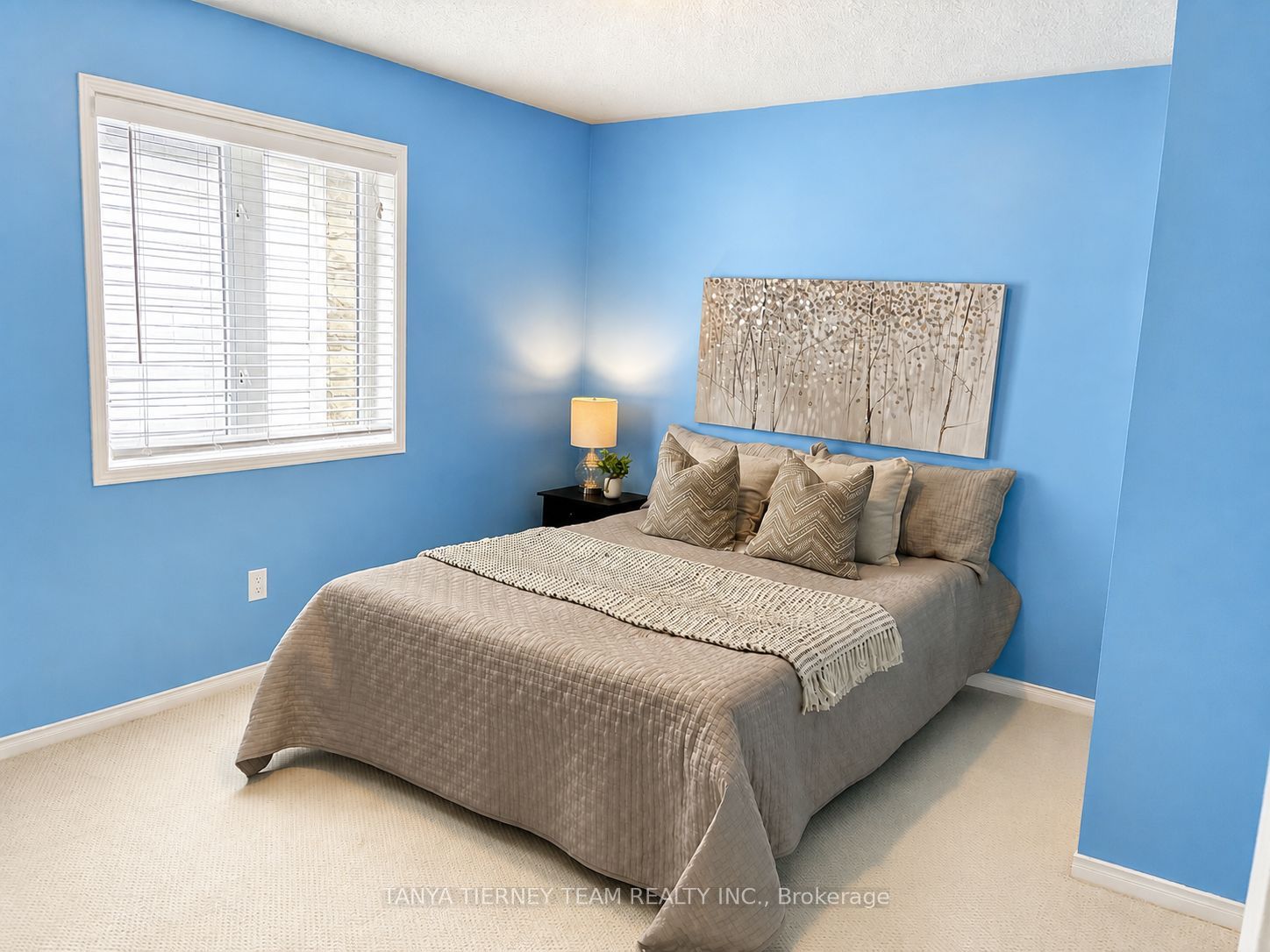 75 Robert Attersley Drive E Property Photo 35