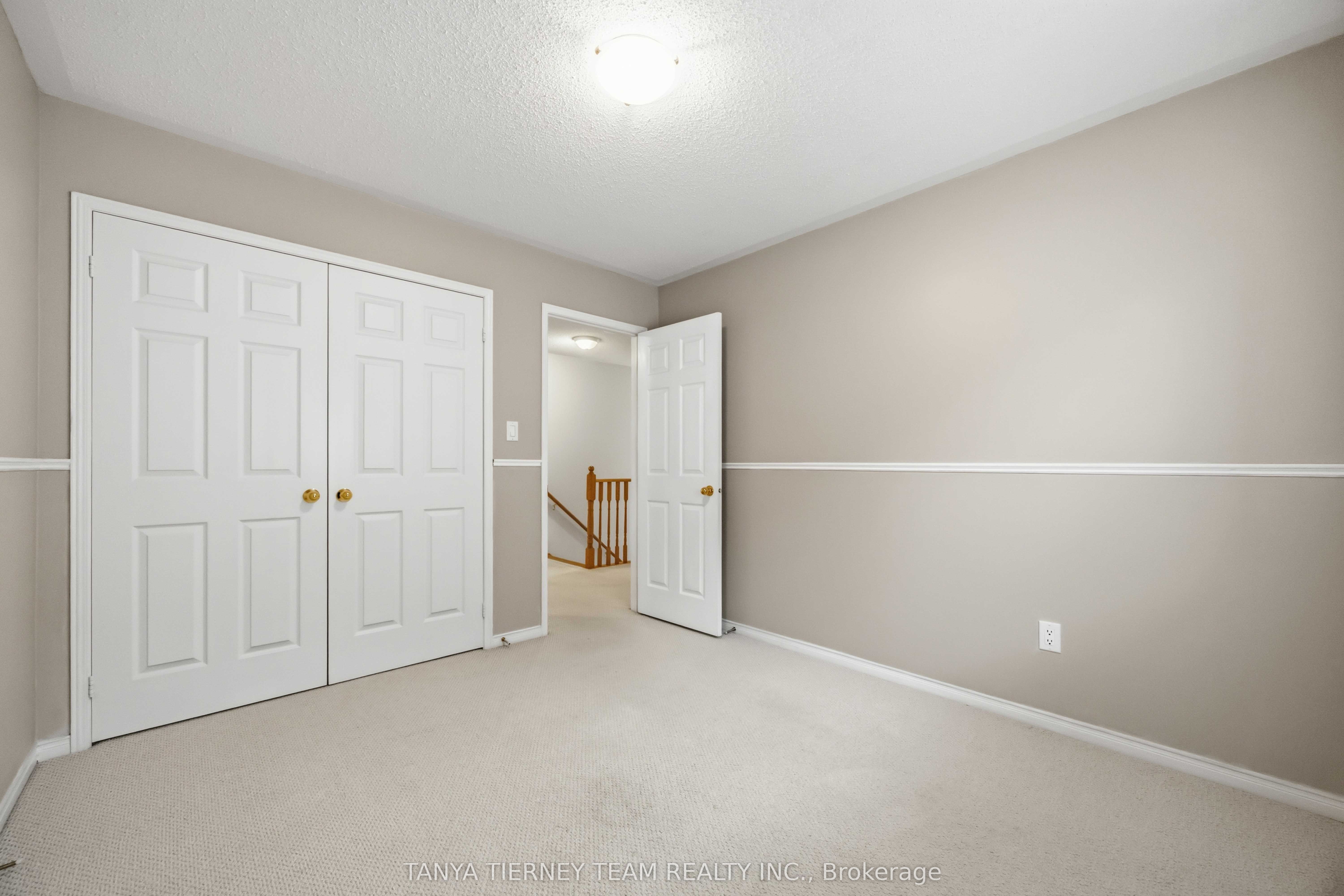 75 Robert Attersley Drive E Property Photo 39