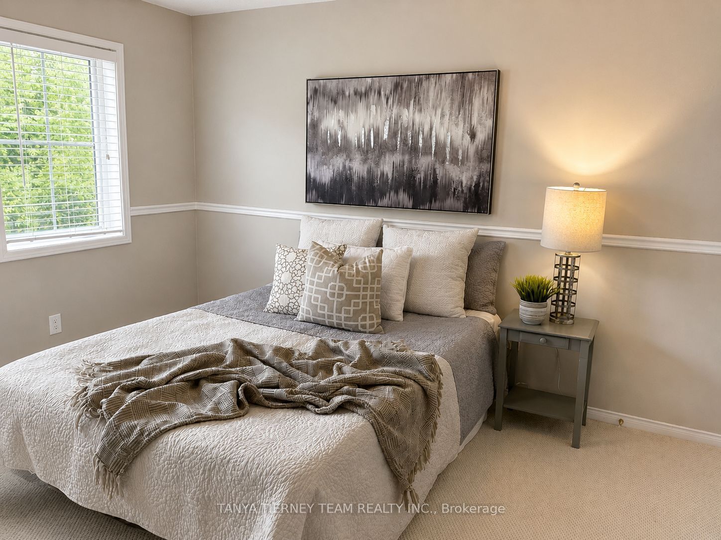 75 Robert Attersley Drive E Property Photo 41