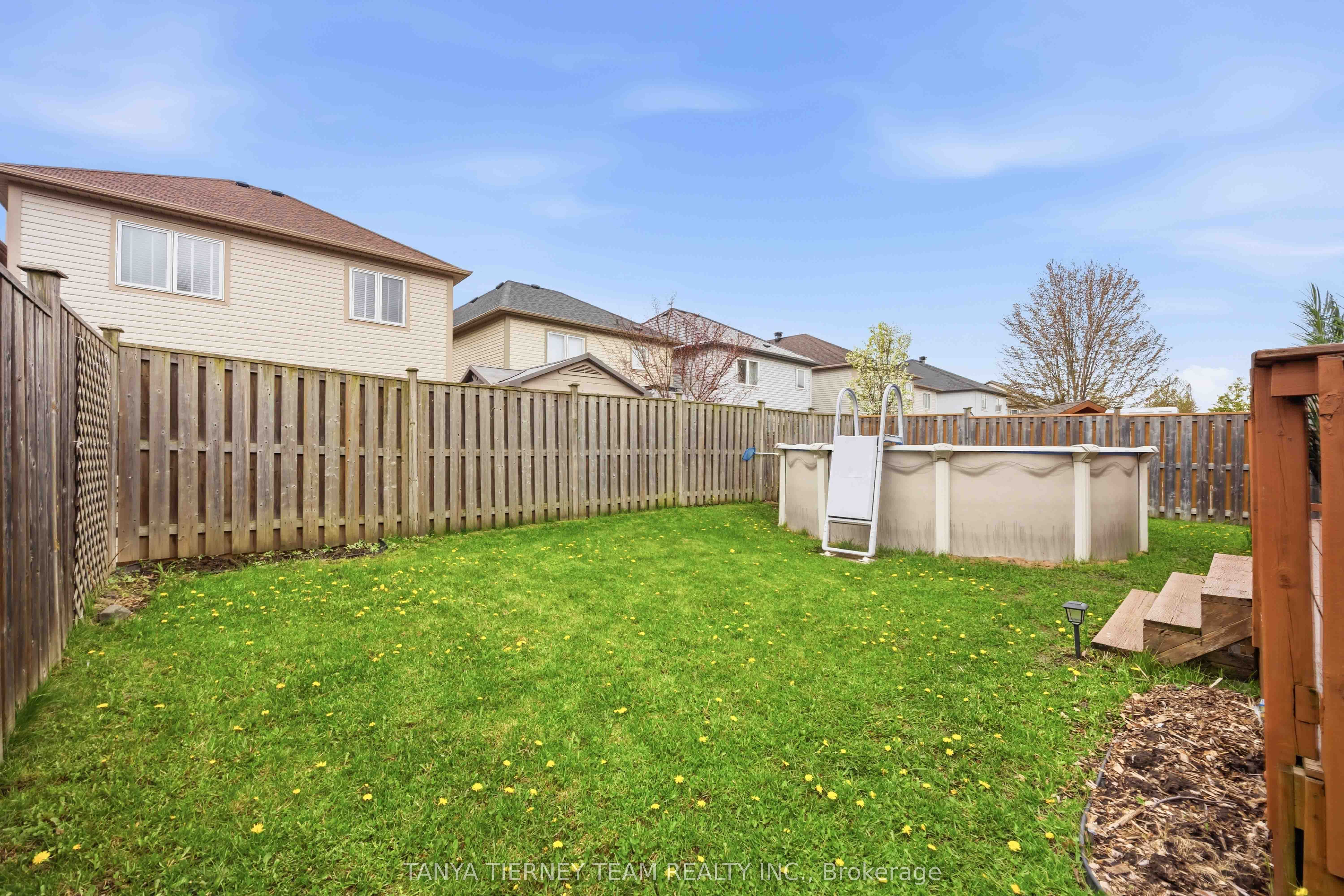 75 Robert Attersley Drive E Property Photo 46