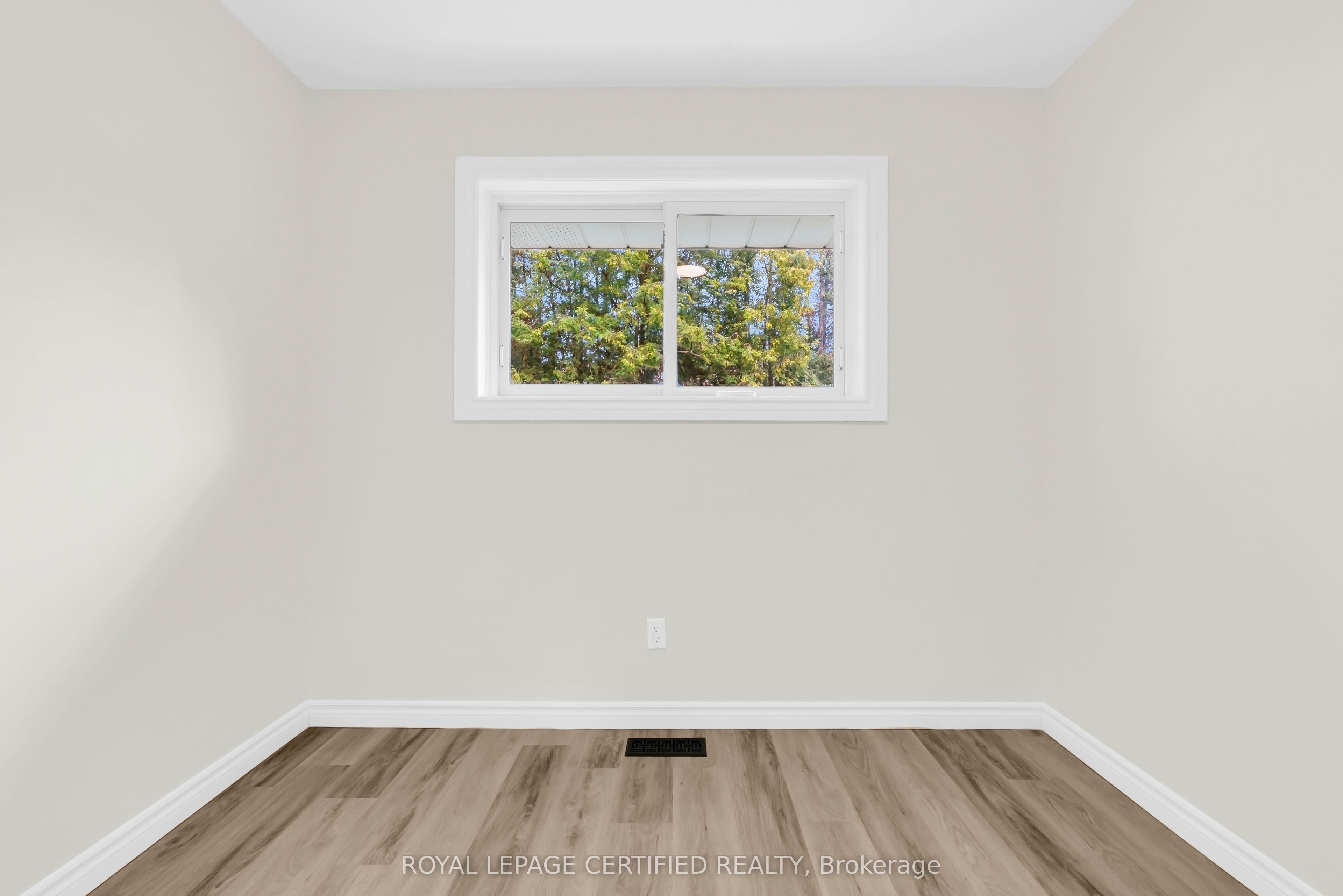 301 Geneva Avenue Property Photo 23