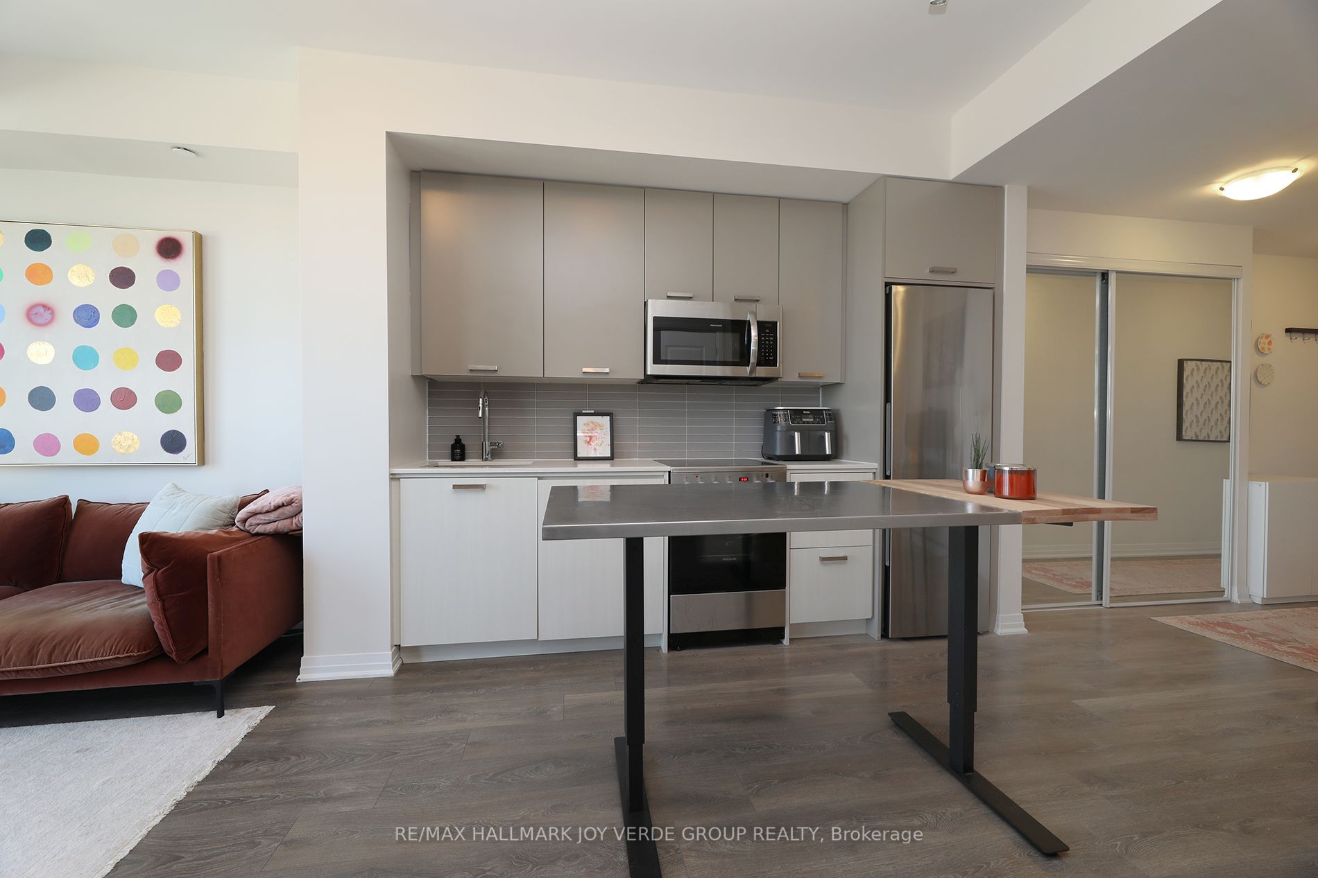 2301 Danforth Avenue 616 Property Photo 6