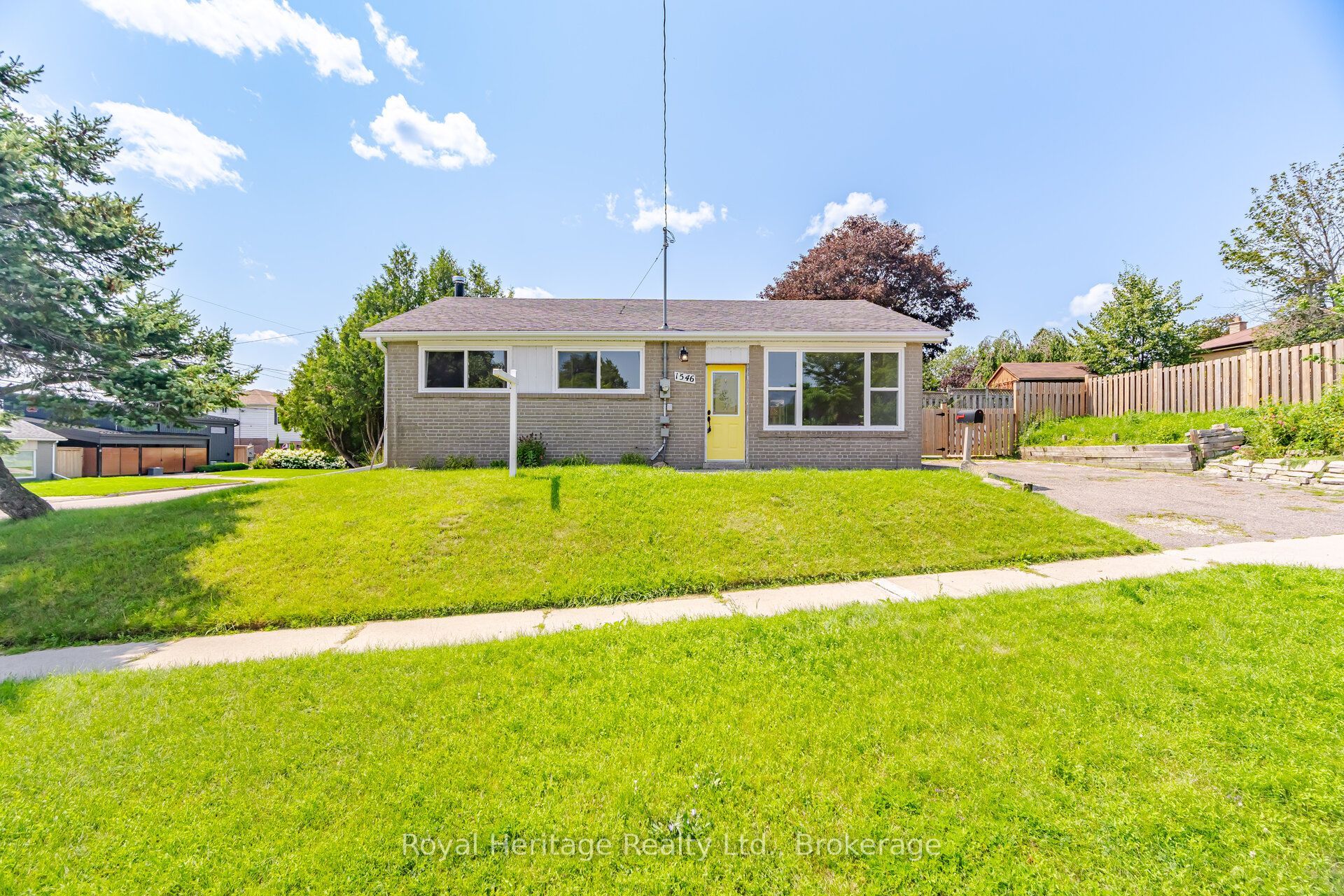 1546 Lakemount Street Property Photo 1