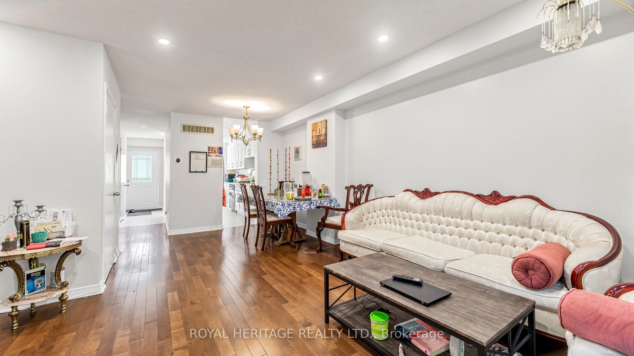 2472 Eglinton Avenue E Th 19 Property Photo 7