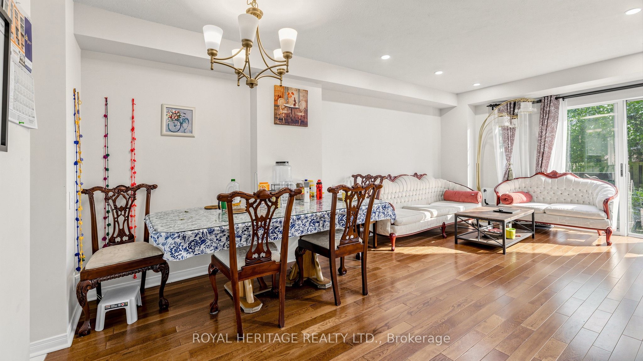 2472 Eglinton Avenue E Th 19 Property Photo 11