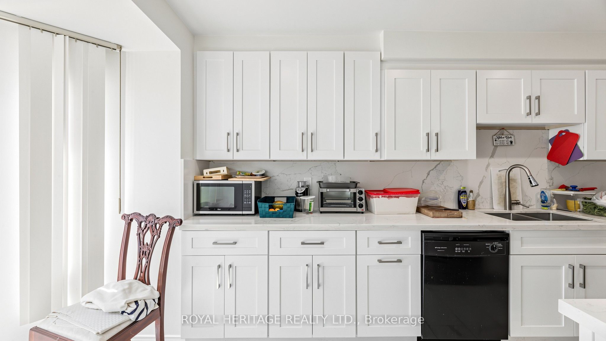 2472 Eglinton Avenue E Th 19 Property Photo 13