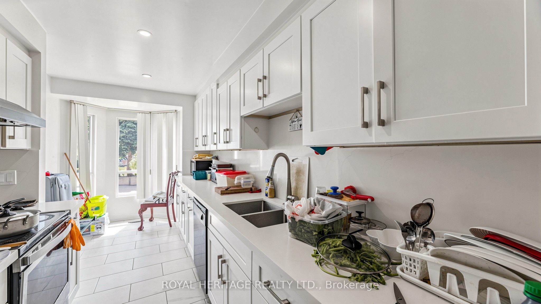 2472 Eglinton Avenue E Th 19 Property Photo 14