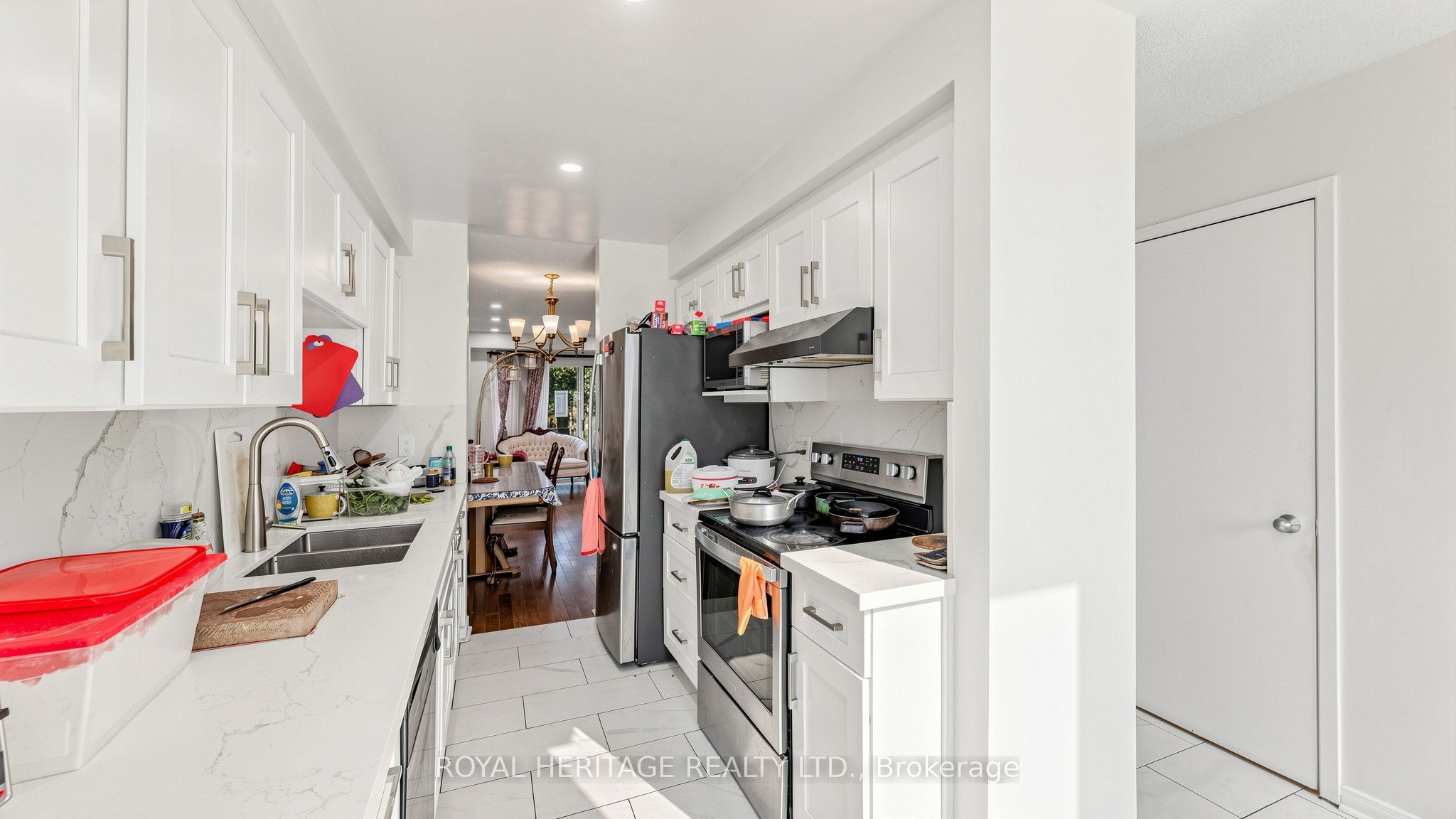 2472 Eglinton Avenue E Th 19 Property Photo 15