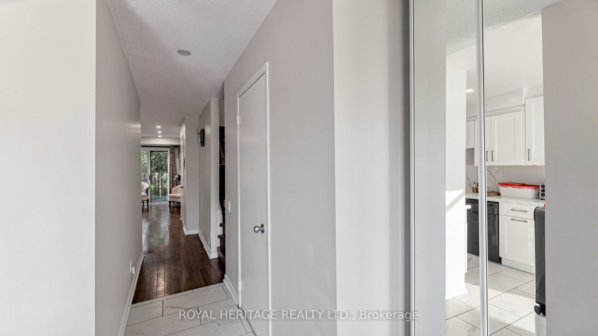 2472 Eglinton Avenue E Th 19 Property Photo 16