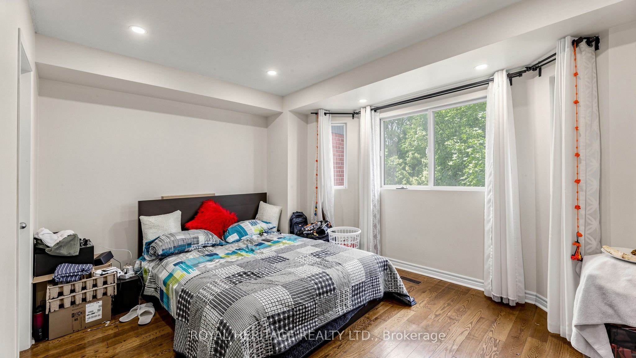 2472 Eglinton Avenue E Th 19 Property Photo 24