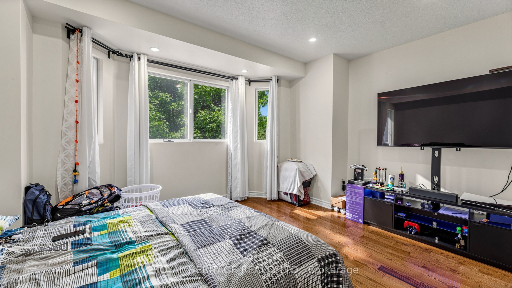 2472 Eglinton Avenue E Th 19 Property Photo 25