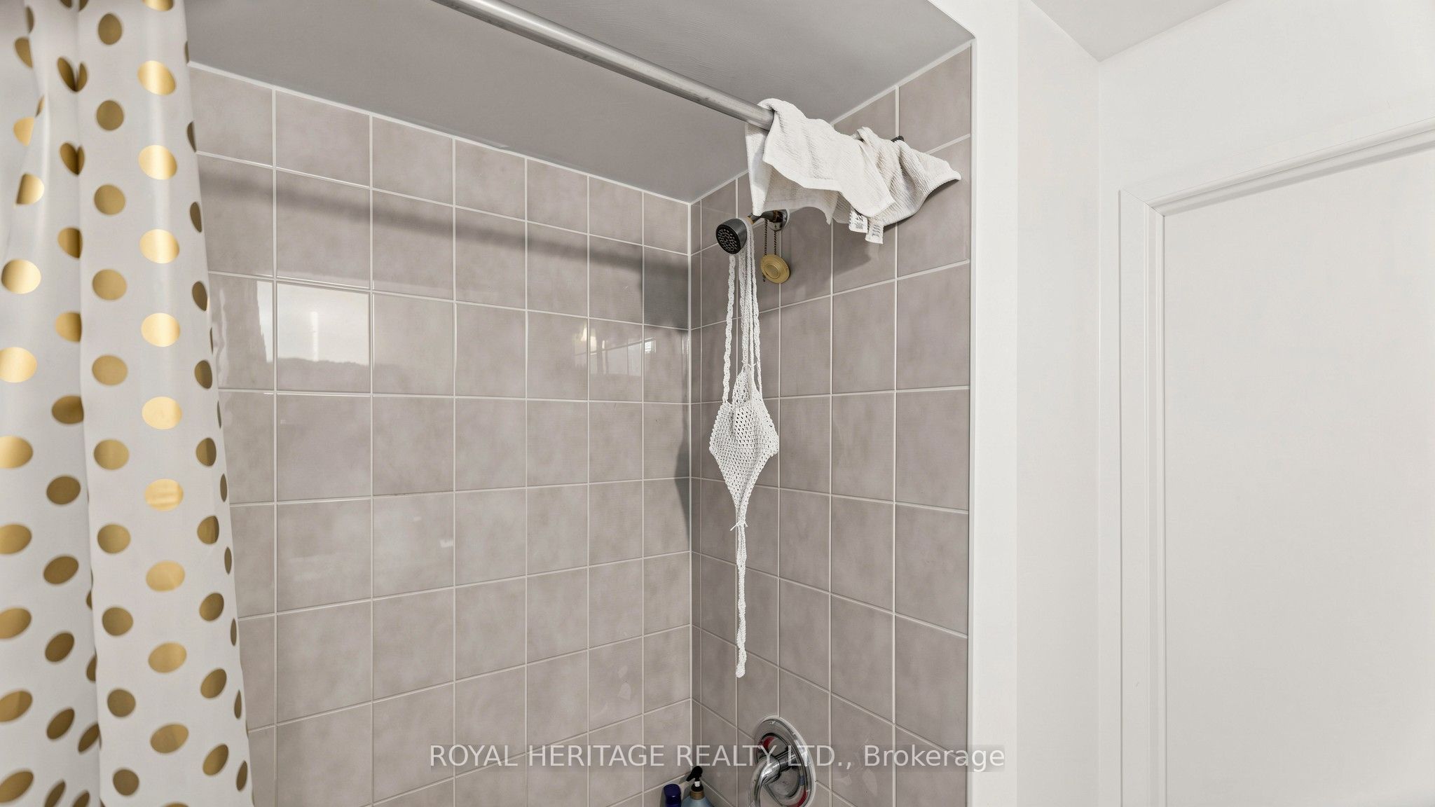 2472 Eglinton Avenue E Th 19 Property Photo 28
