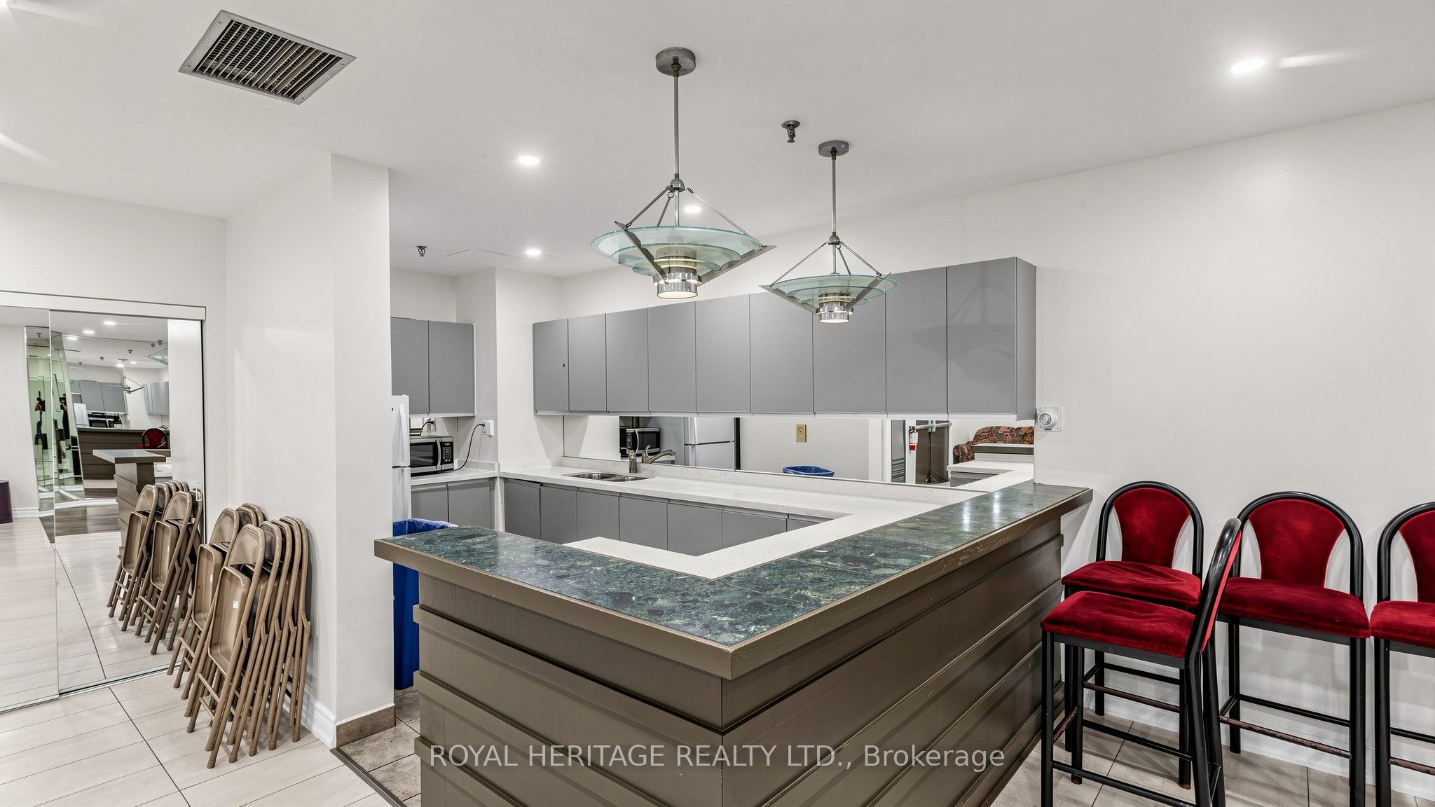 2472 Eglinton Avenue E Th 19 Property Photo 39
