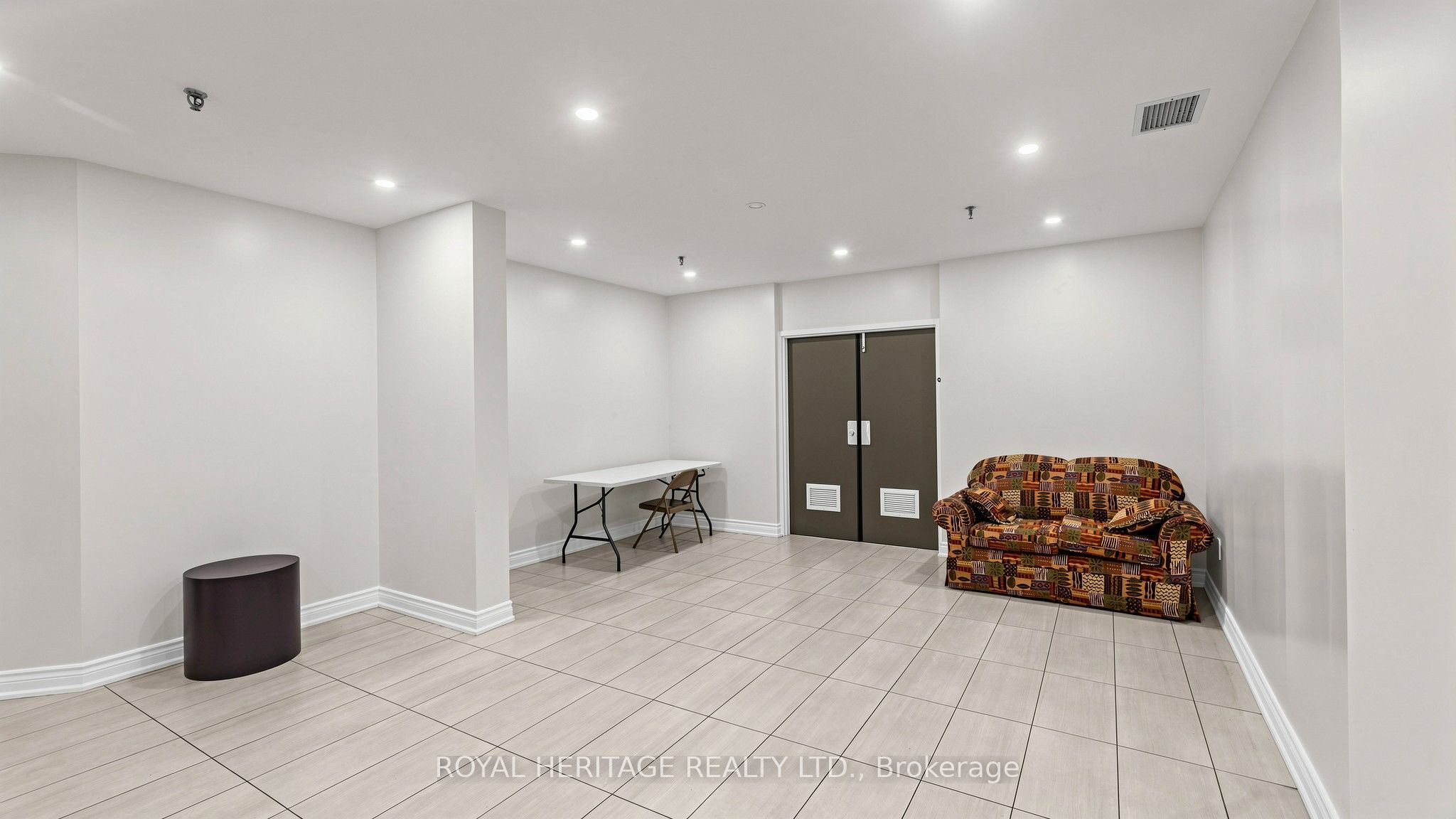 2472 Eglinton Avenue E Th 19 Property Photo 40