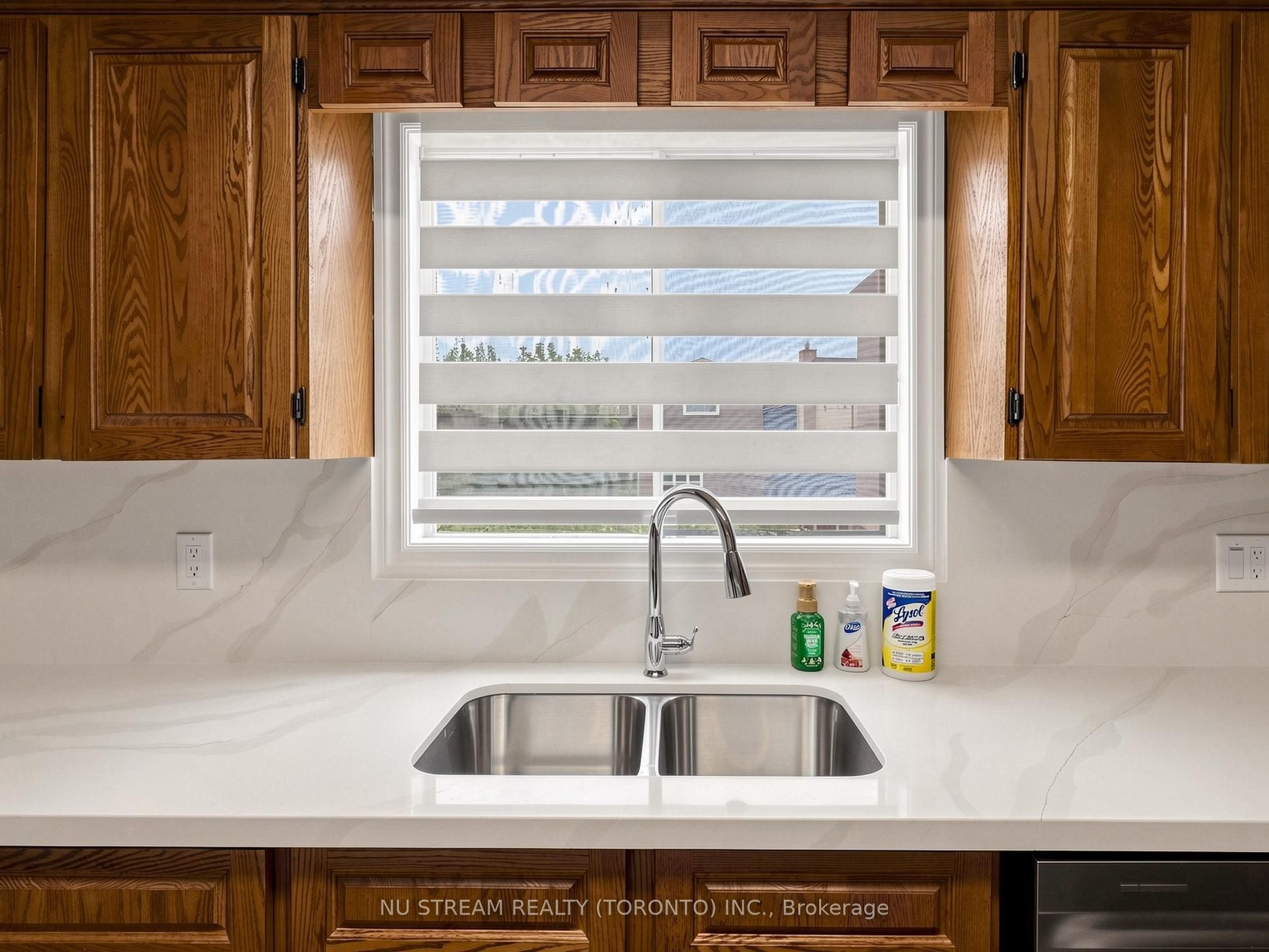 117 Ambercroft Boulevard N Property Photo 13