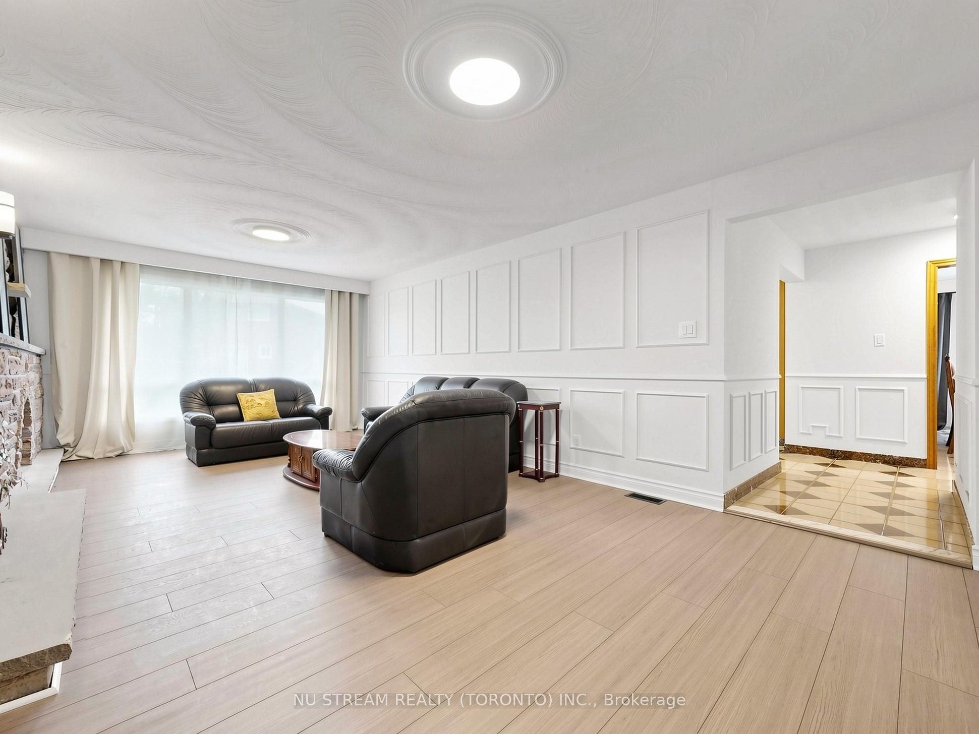 117 Ambercroft Boulevard N Property Photo 15