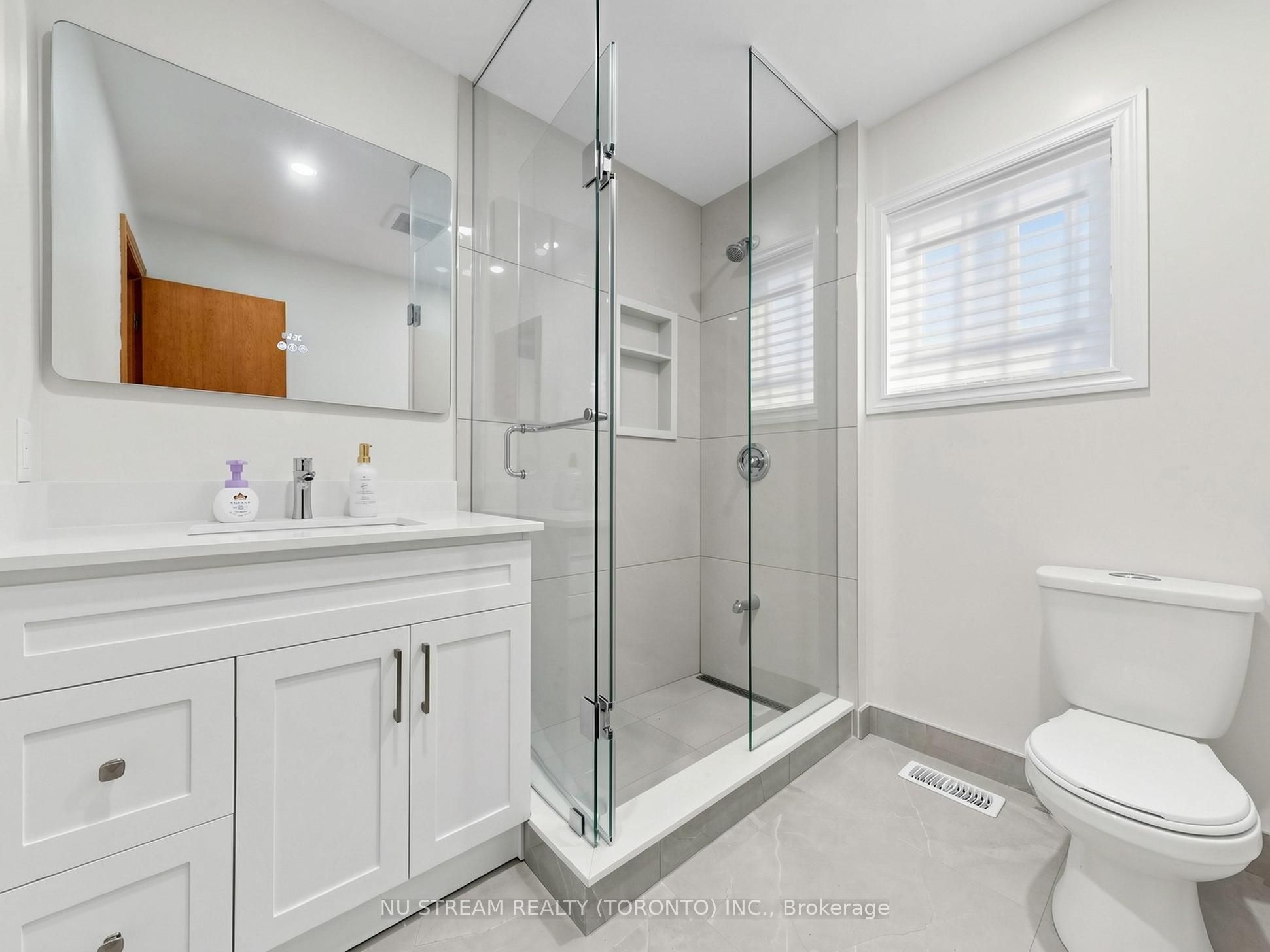 117 Ambercroft Boulevard N Property Photo 19