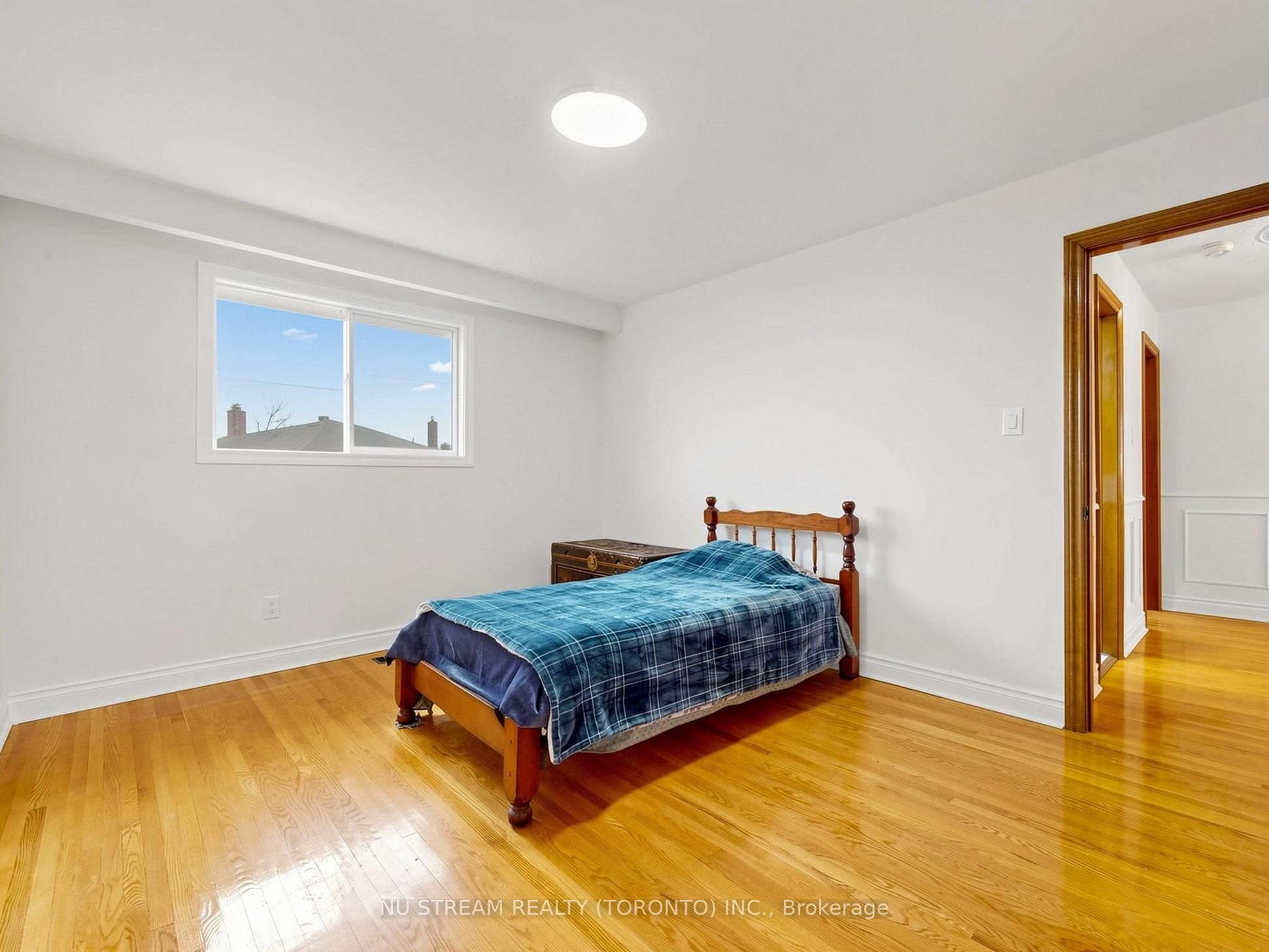 117 Ambercroft Boulevard N Property Photo 25