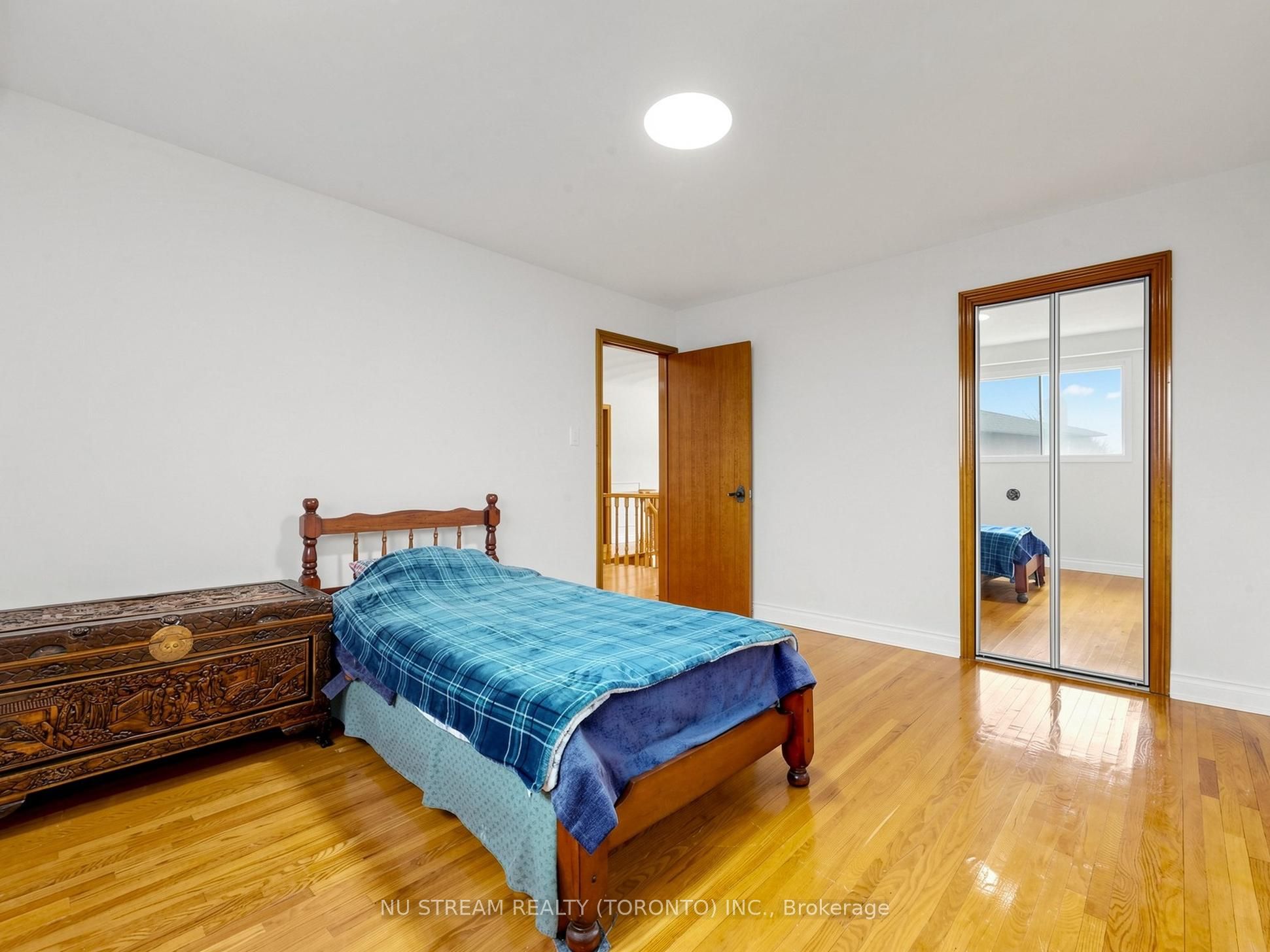 117 Ambercroft Boulevard N Property Photo 26