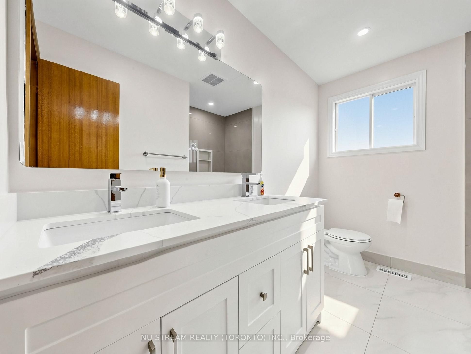 117 Ambercroft Boulevard N Property Photo 29