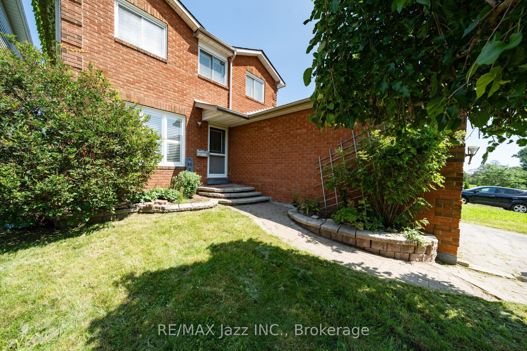 110 Freeland Avenue E Property Photo 2