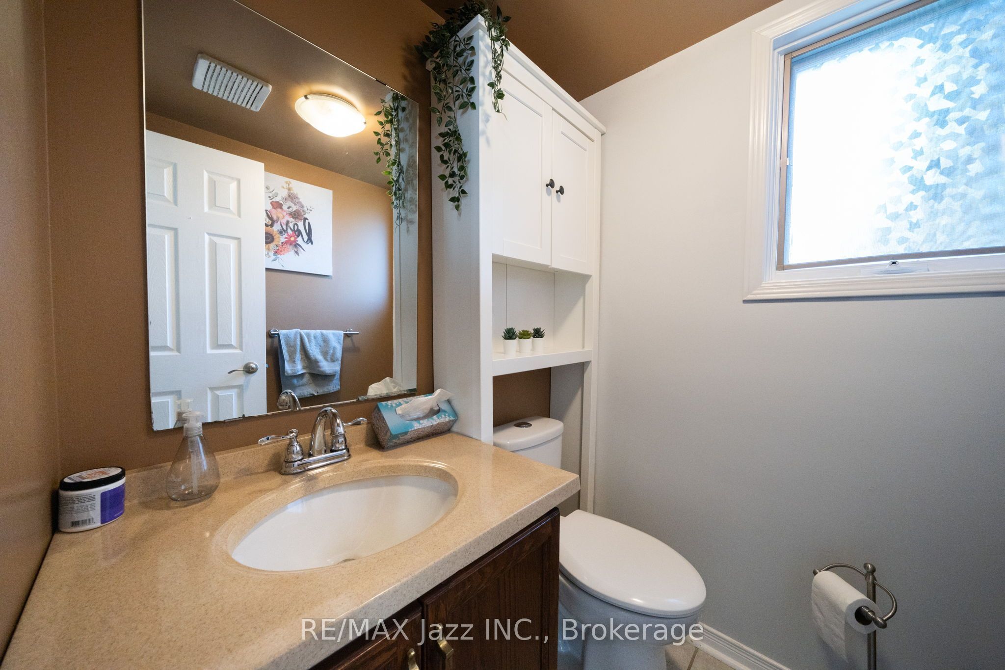 110 Freeland Avenue E Property Photo 8