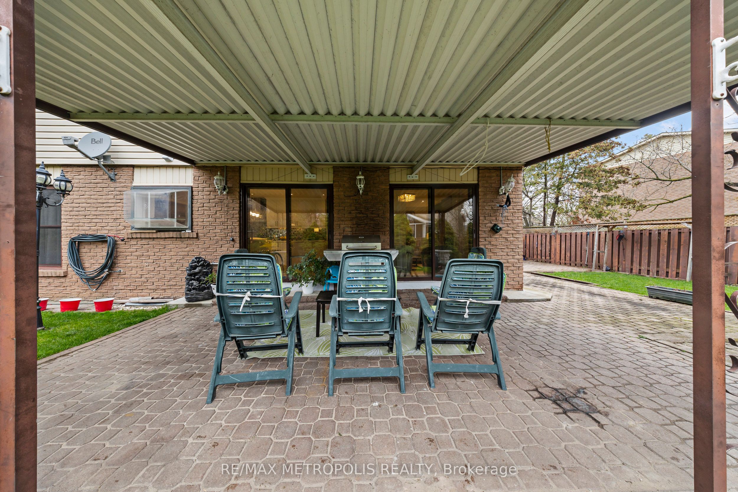754 Eyer Drive Upper Property Photo 6