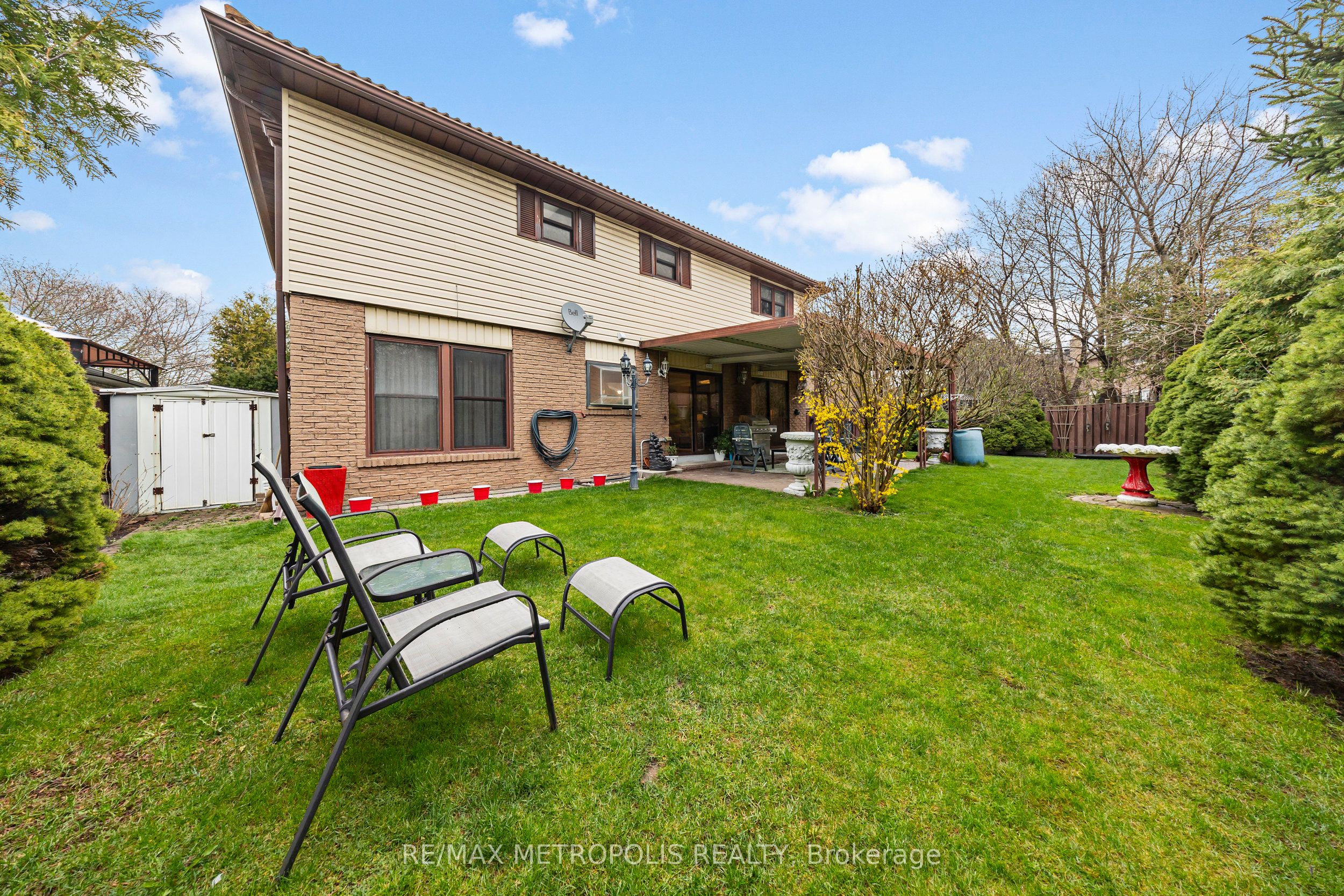 754 Eyer Drive Upper Property Photo 8