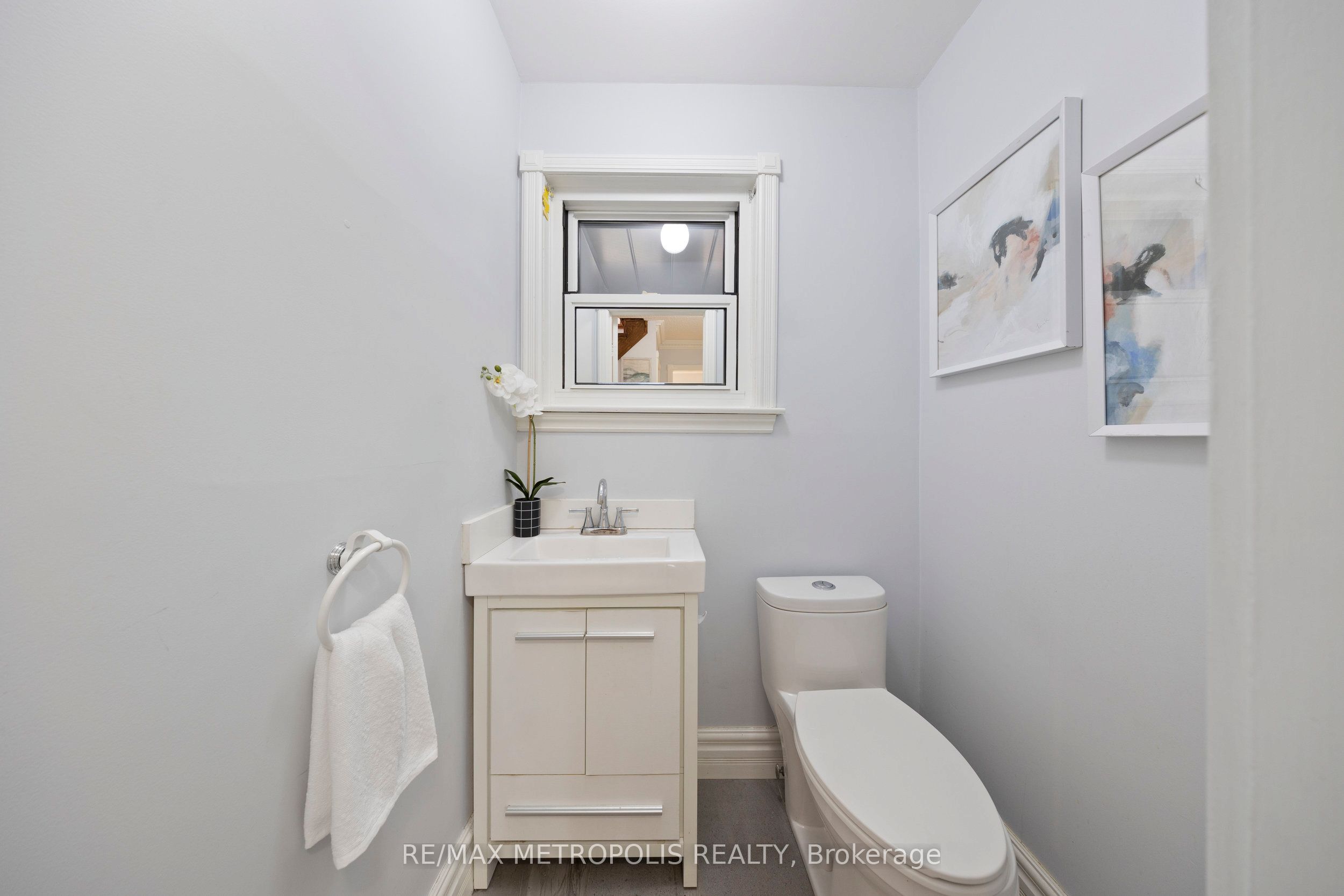 754 Eyer Drive Upper Property Photo 25