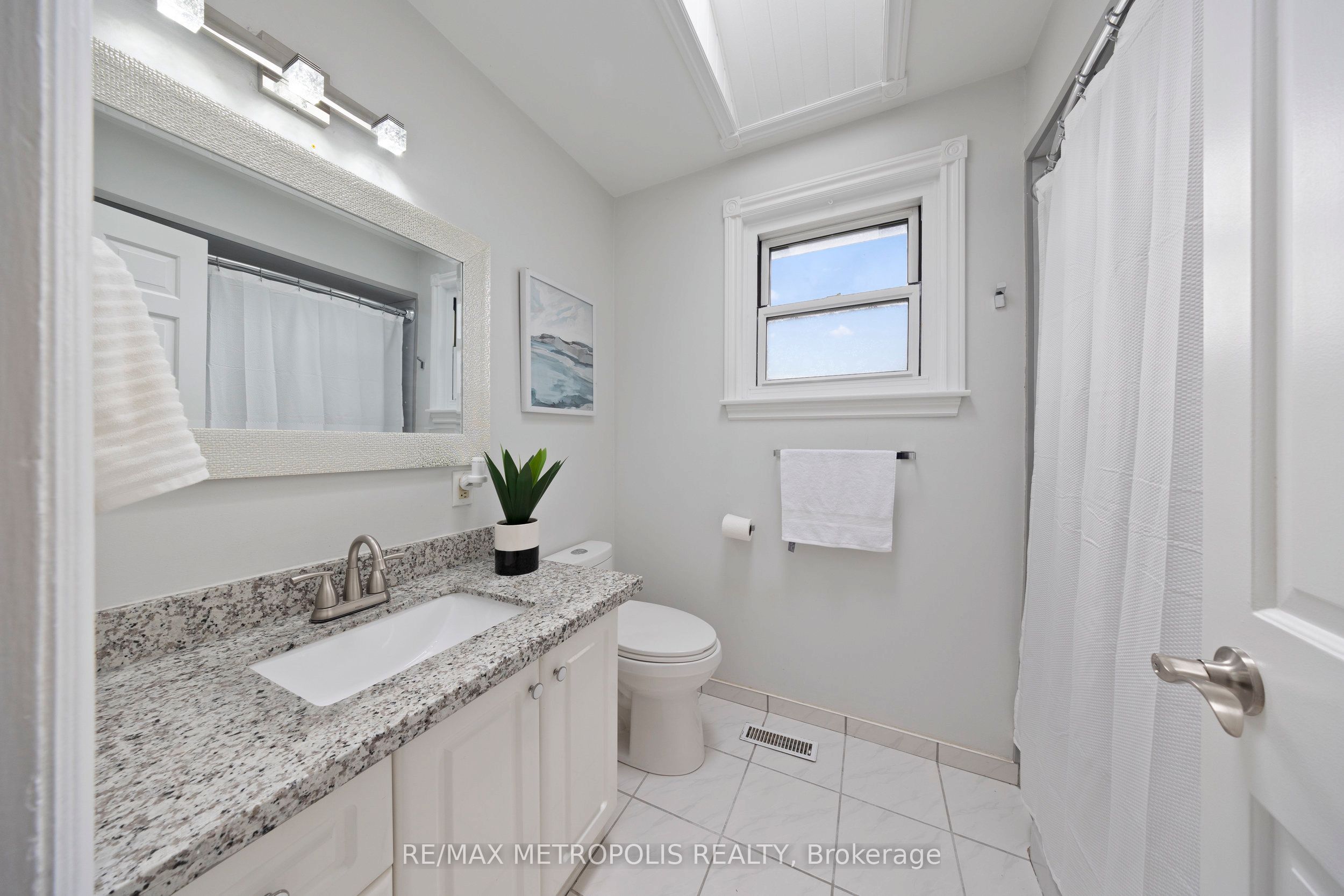 754 Eyer Drive Upper Property Photo 28