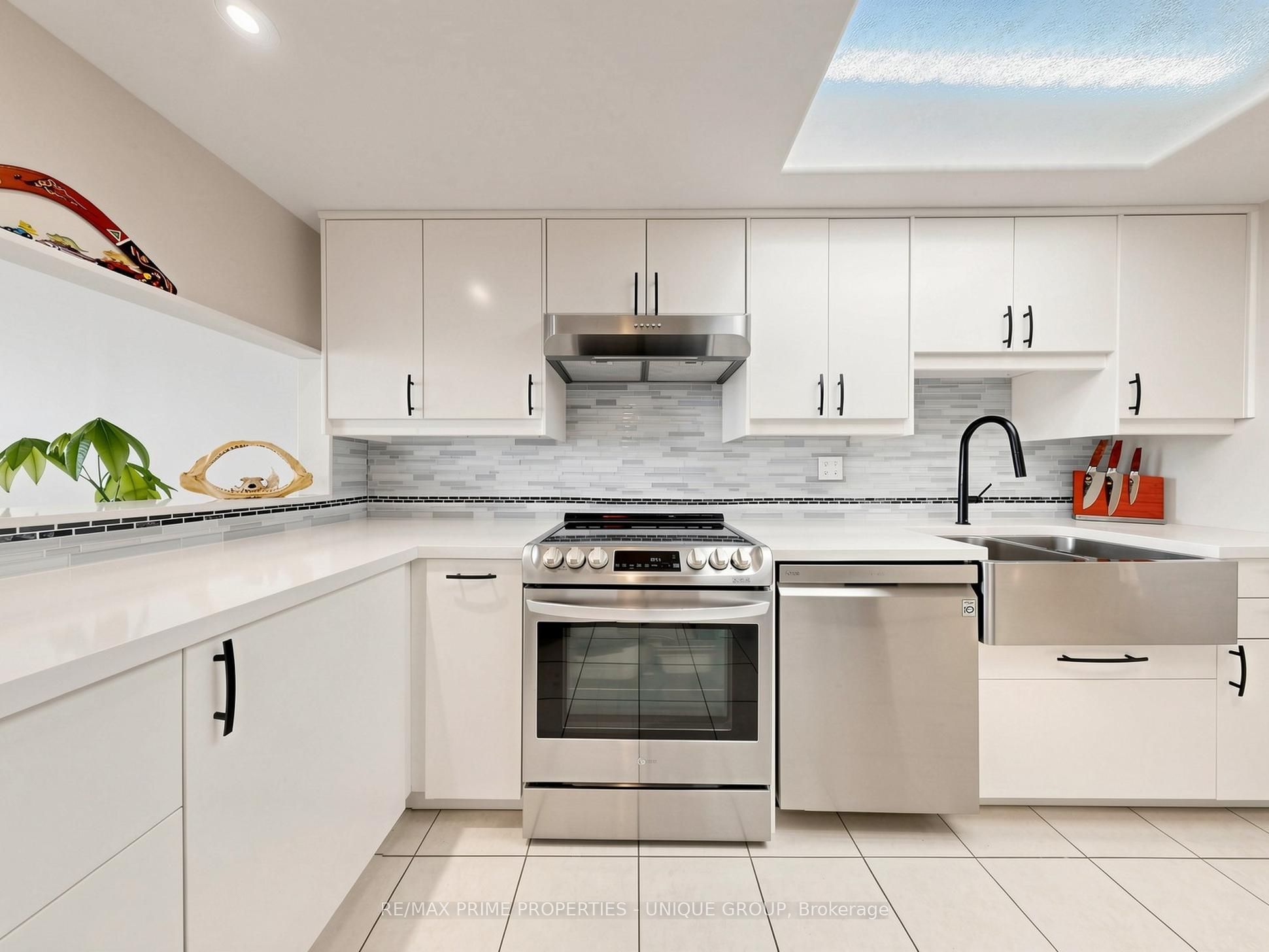 2460 Eglinton Avenue E Ph12 Property Photo 10