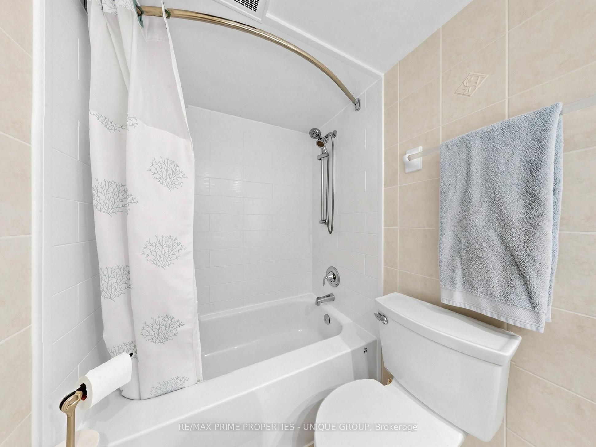 2460 Eglinton Avenue E Ph12 Property Photo 18
