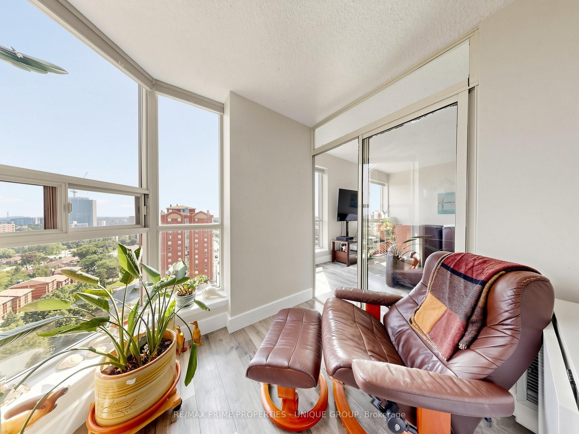 2460 Eglinton Avenue E Ph12 Property Photo 19