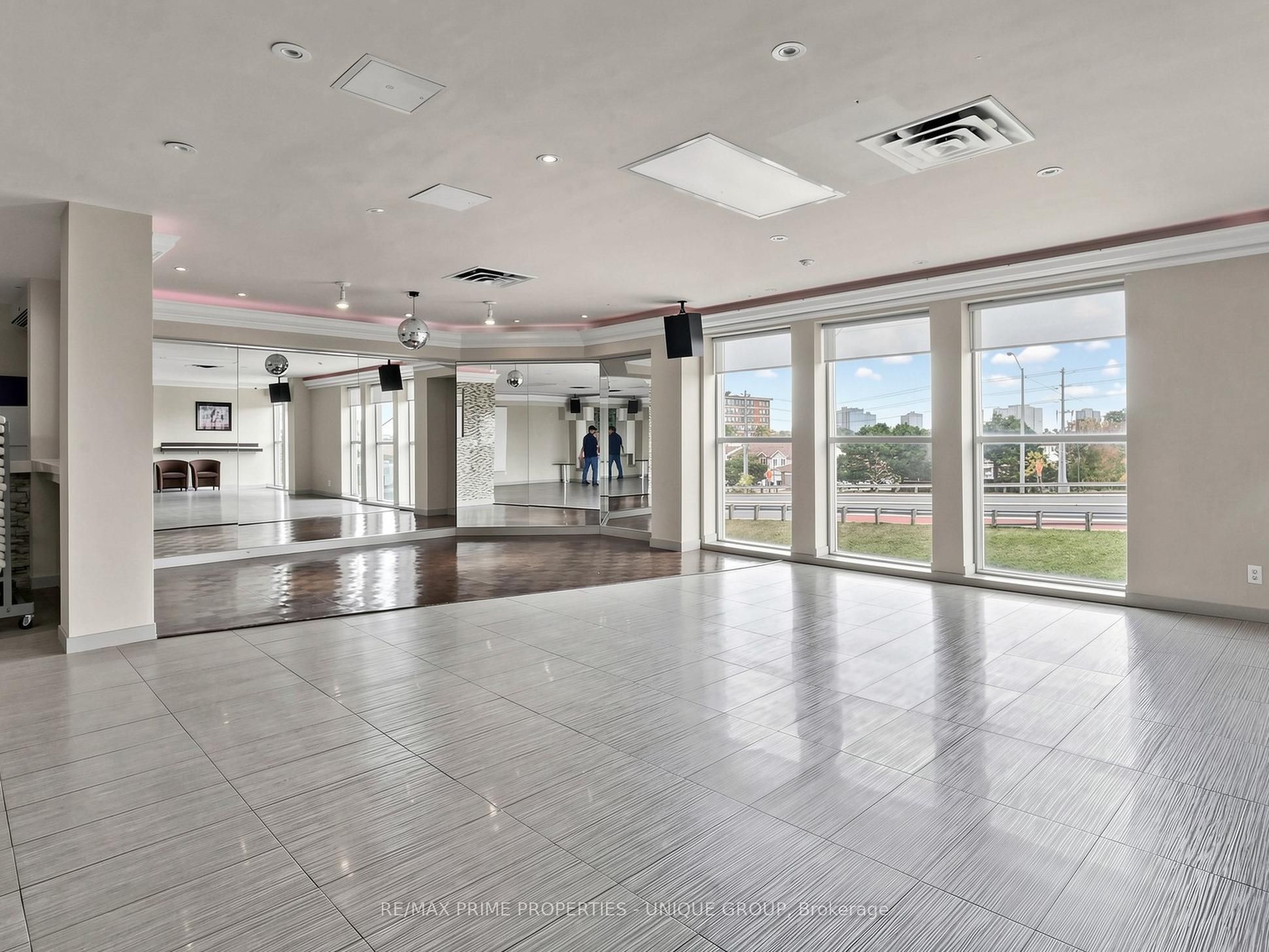 2460 Eglinton Avenue E Ph12 Property Photo 27