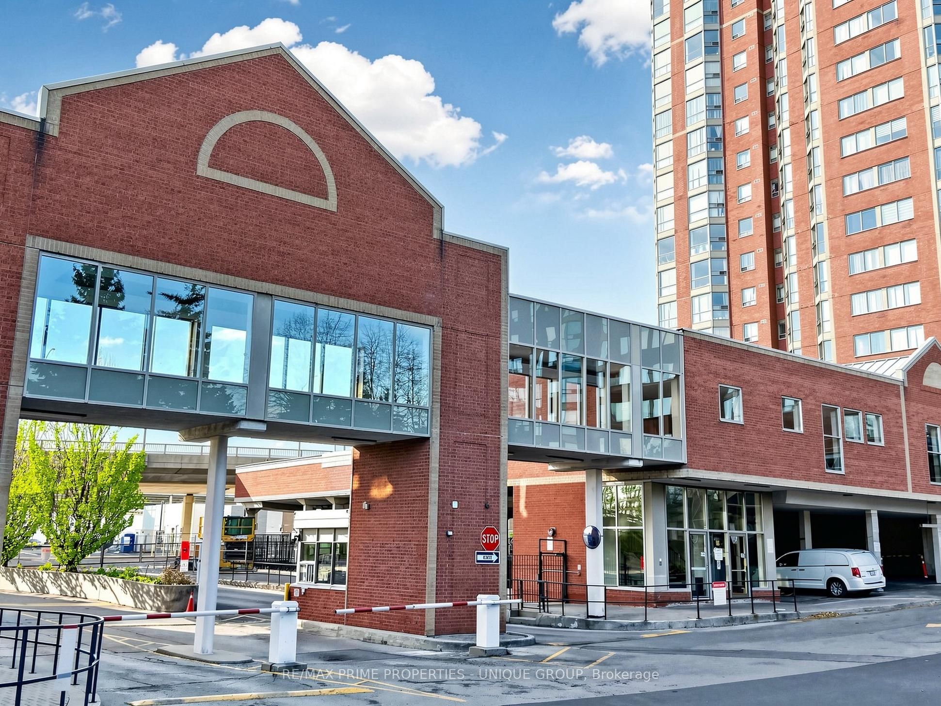 2460 Eglinton Avenue E Ph12 Property Photo 33