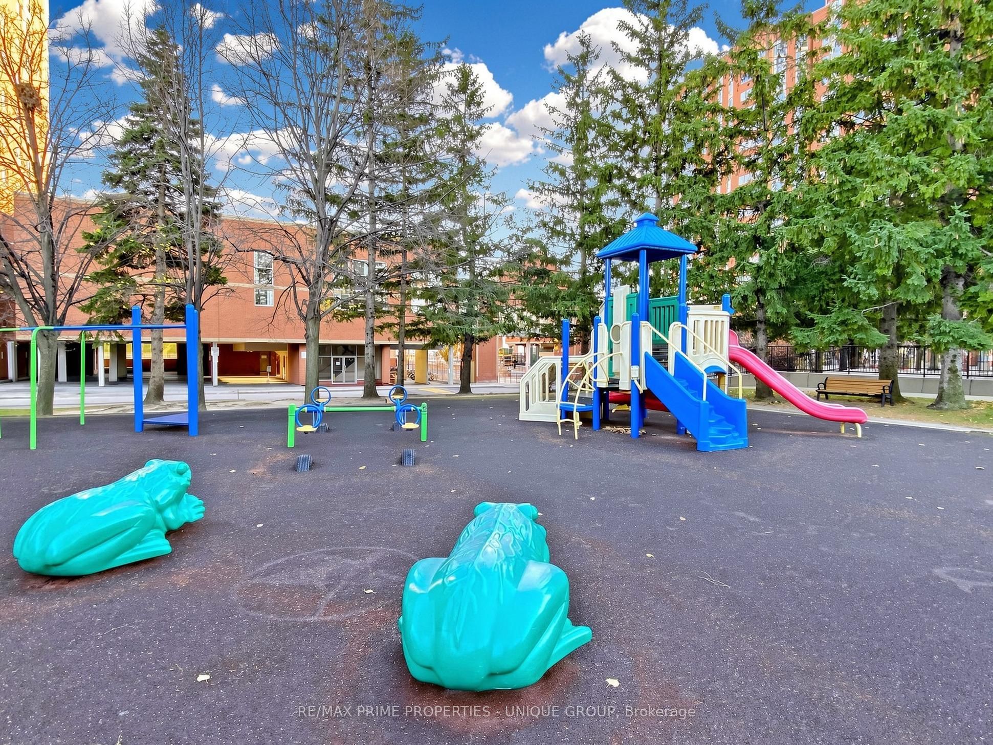 2460 Eglinton Avenue E Ph12 Property Photo 34