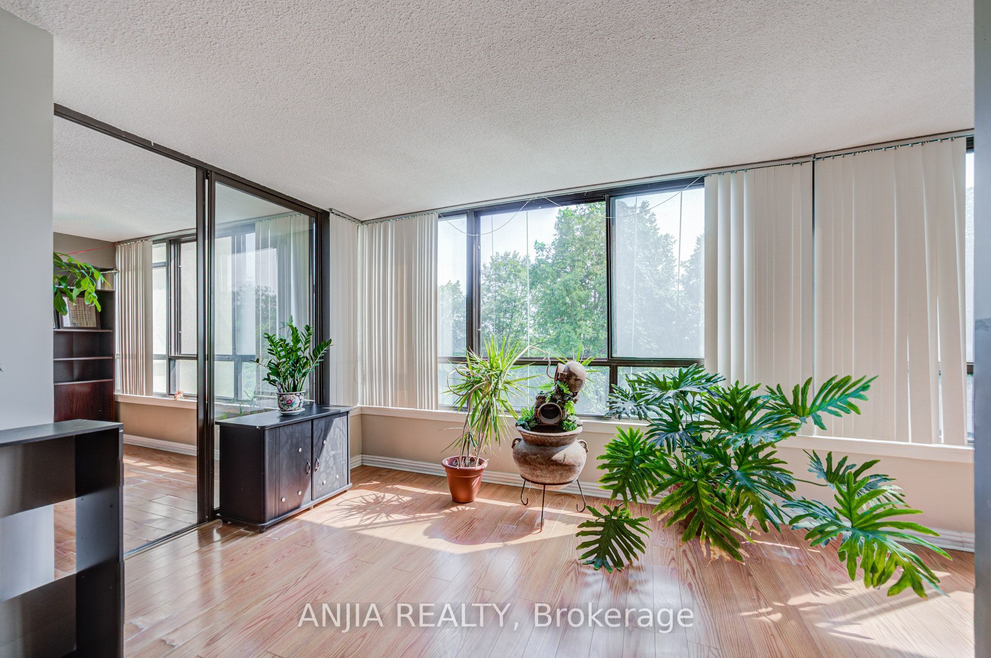 255 Bamburgh Circle 401 Property Photo 13