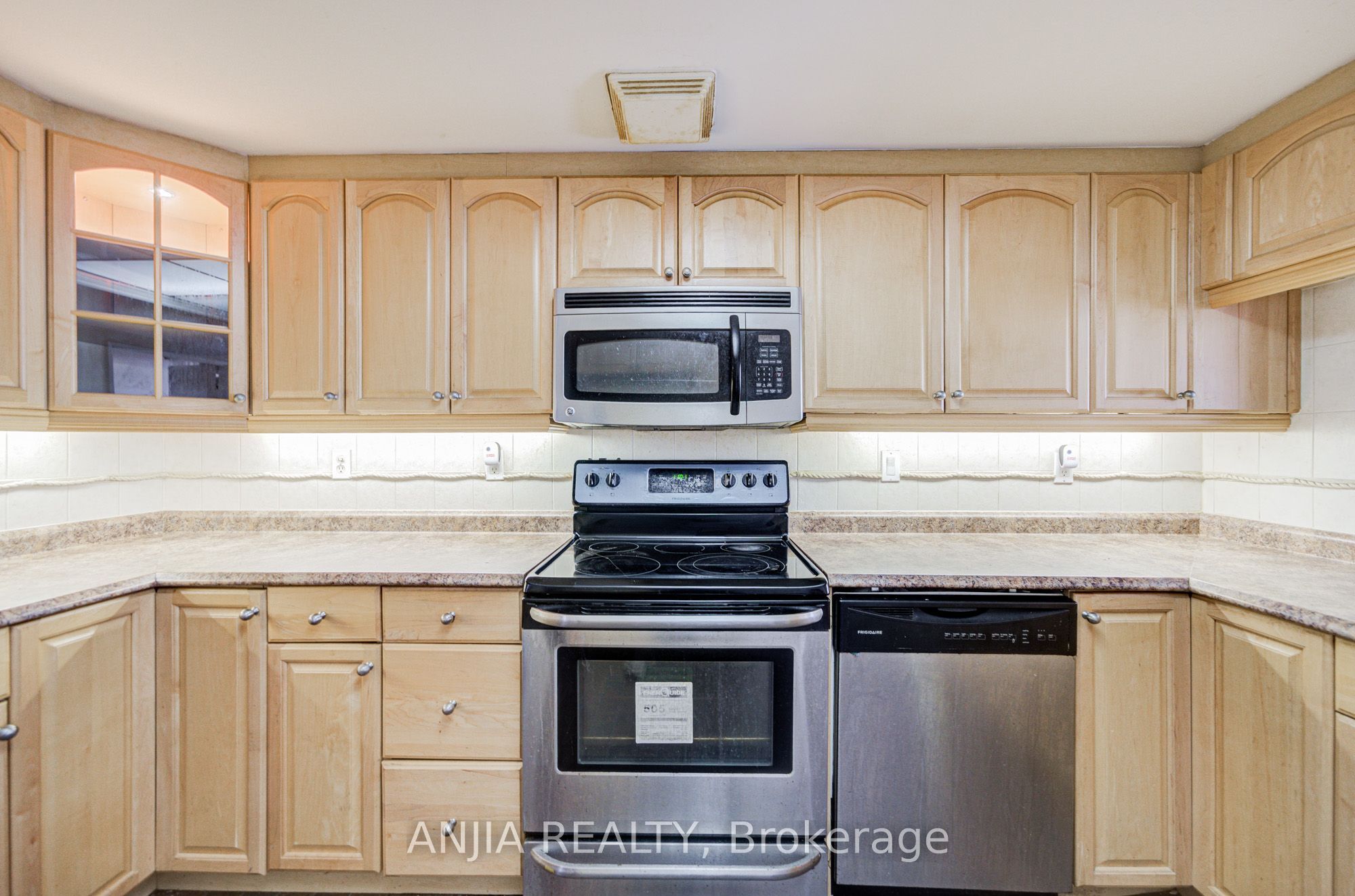 255 Bamburgh Circle 401 Property Photo 18
