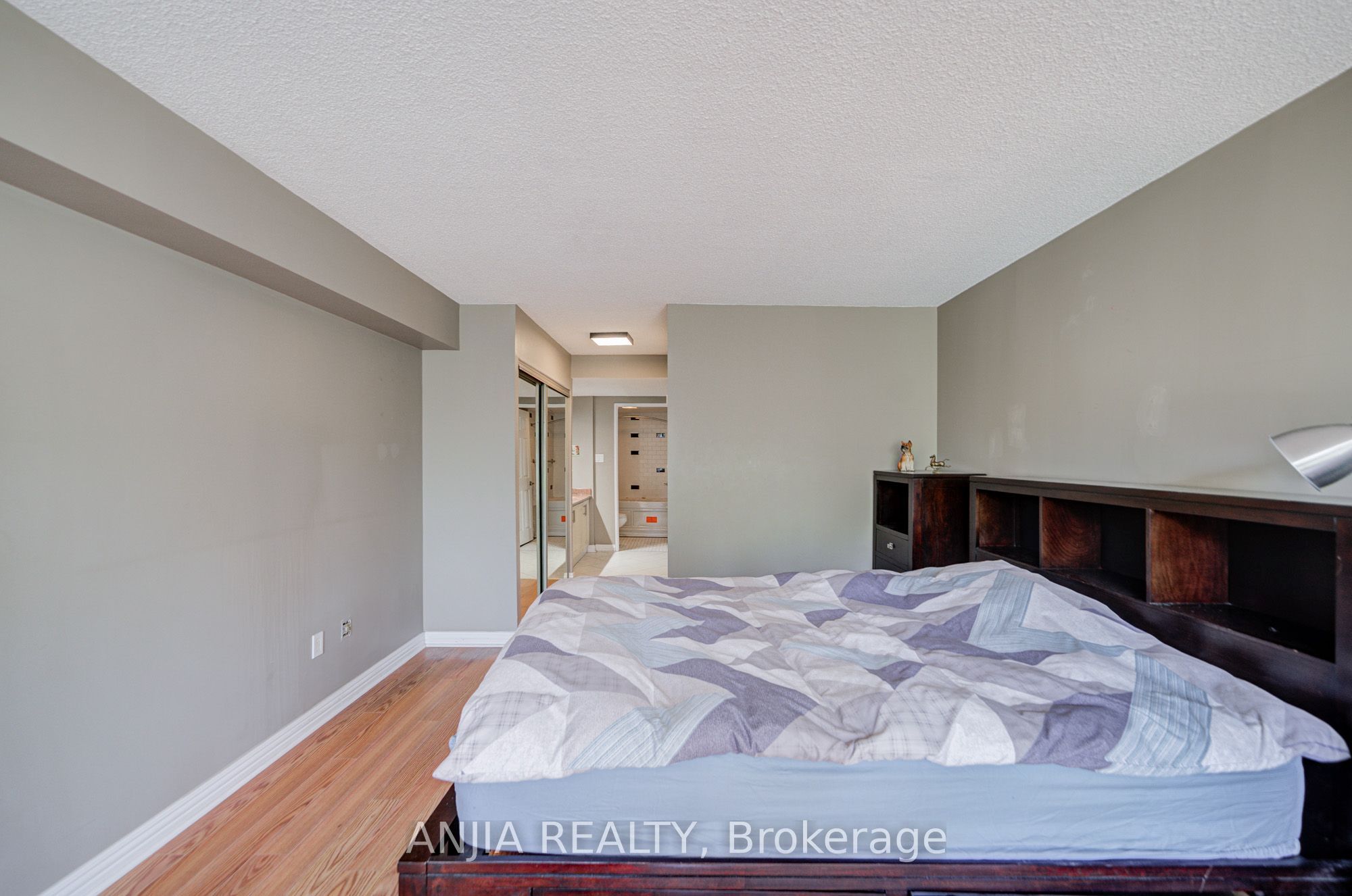 255 Bamburgh Circle 401 Property Photo 28