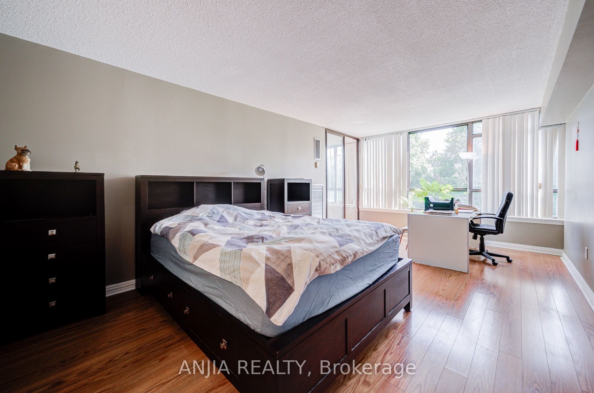 255 Bamburgh Circle 401 Property Photo 29