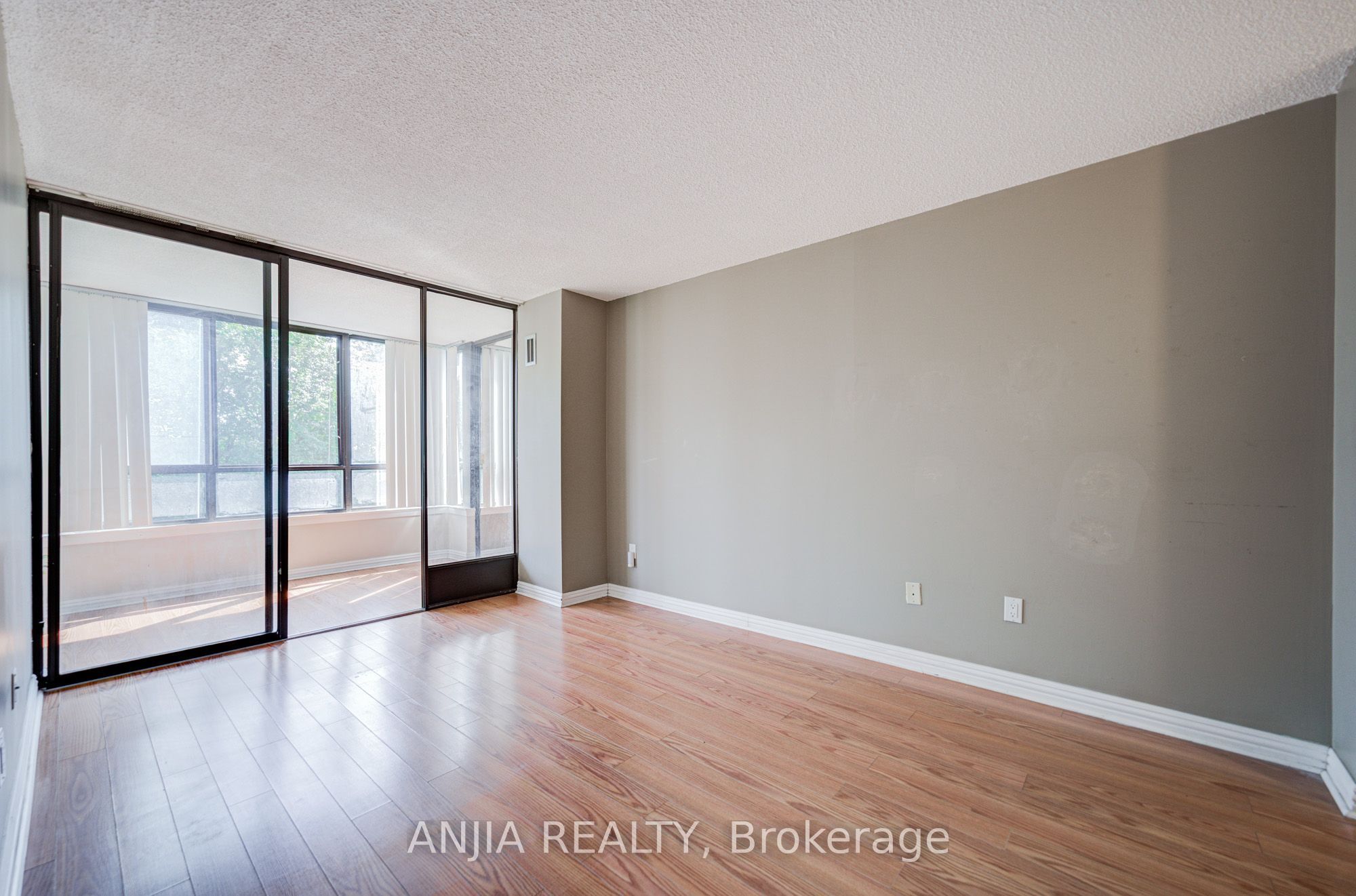 255 Bamburgh Circle 401 Property Photo 35