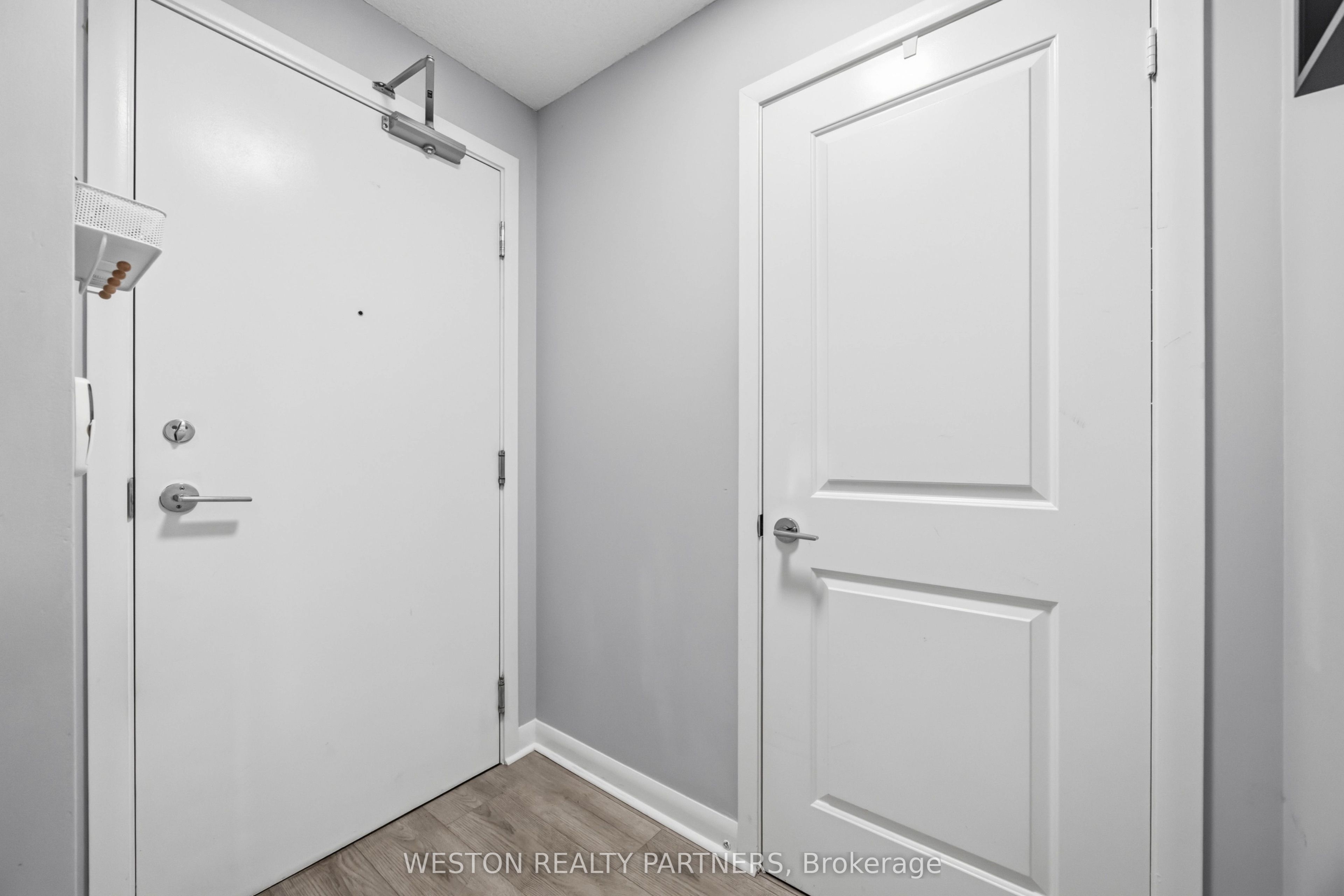 190 Borough Drive 1006 Property Photo 5