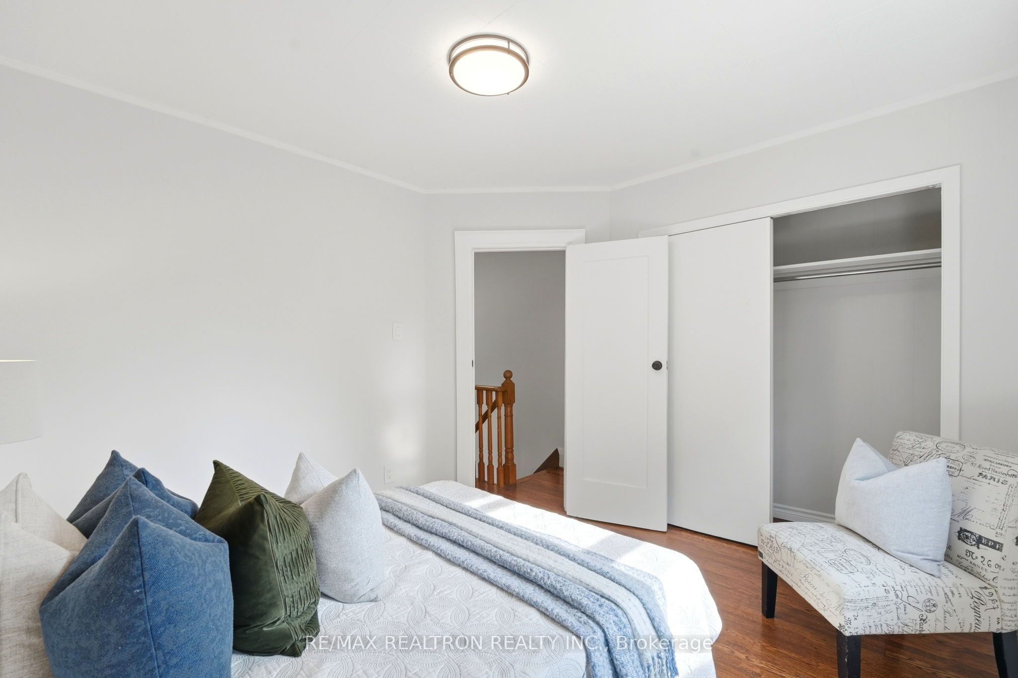 1056 Woodbine Avenue W Property Photo 29