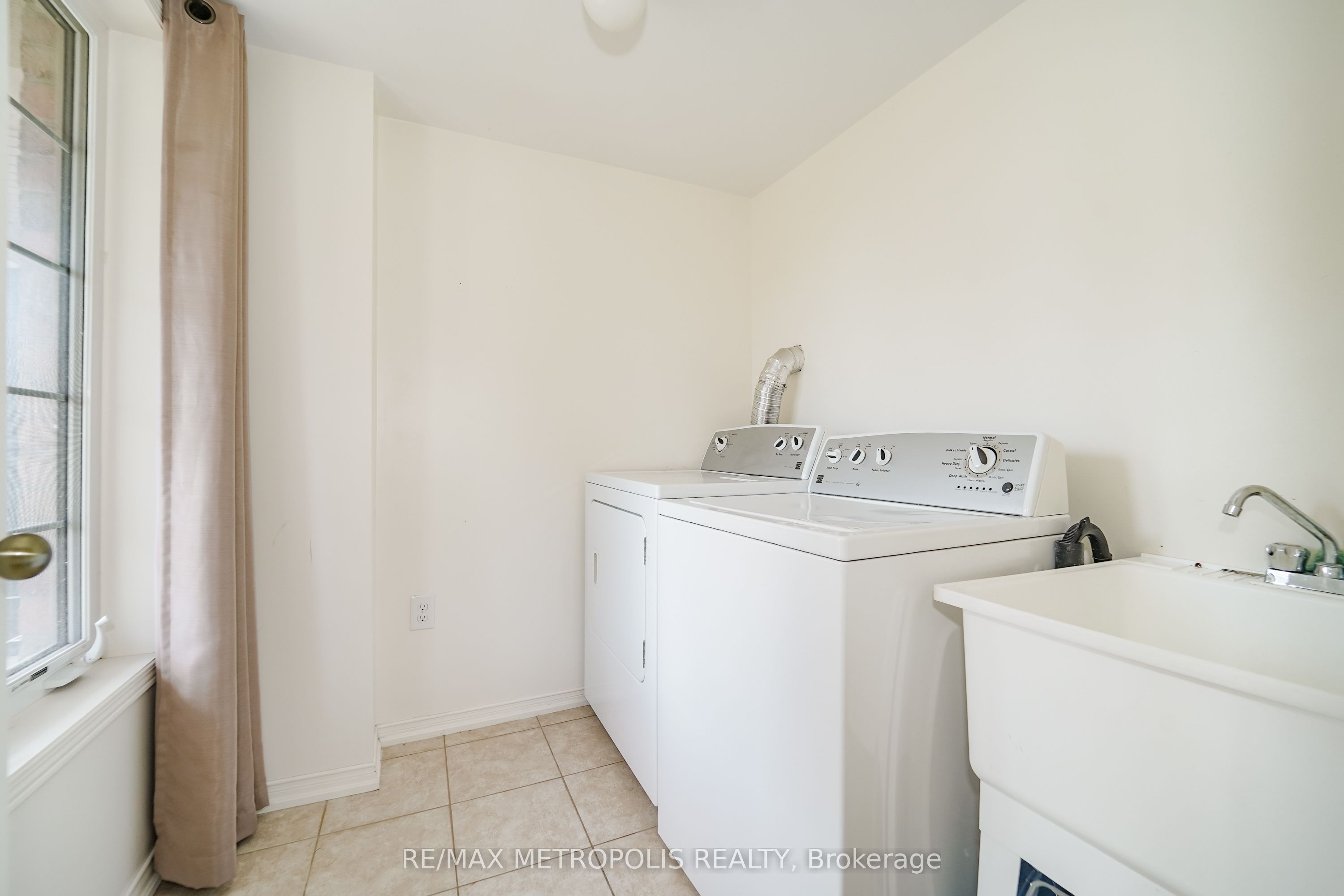 866 Audley Road Property Photo 22