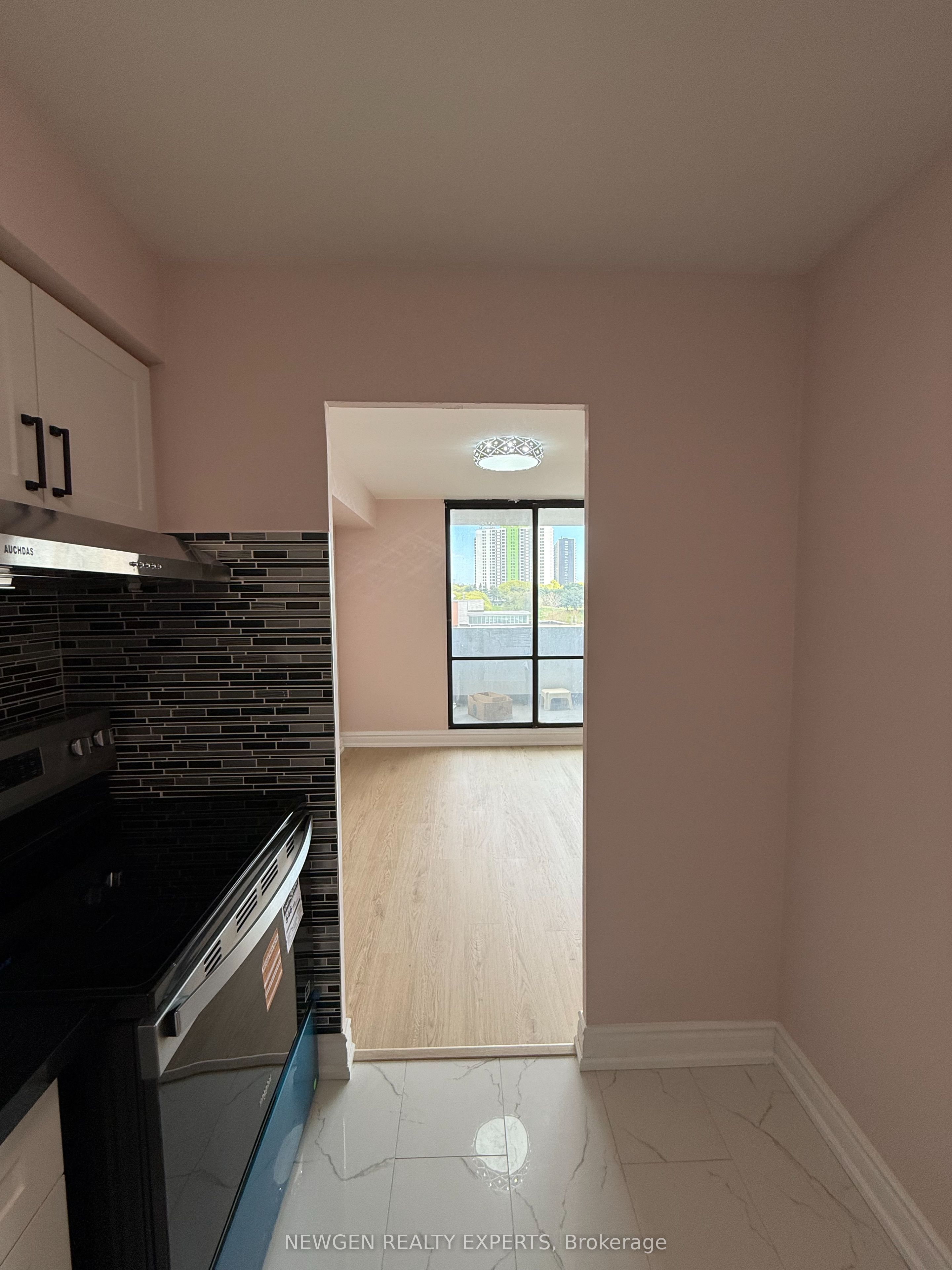 3 Massey Square 502 Property Photo 20