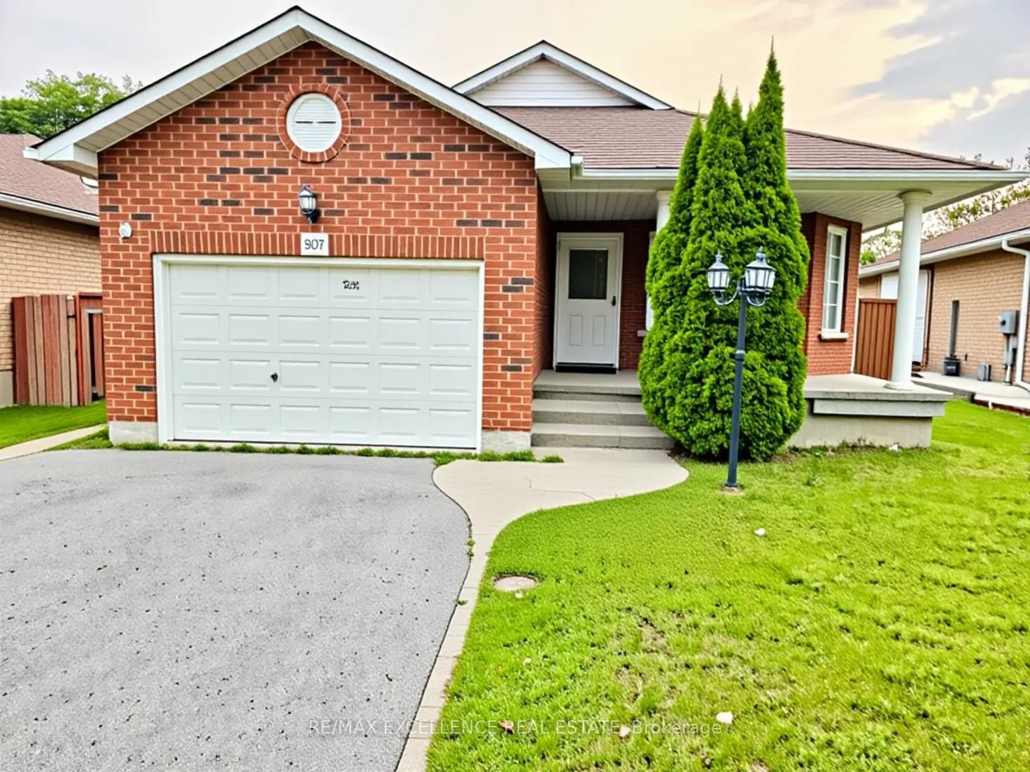 307 Niagara Drive Property Photo 1