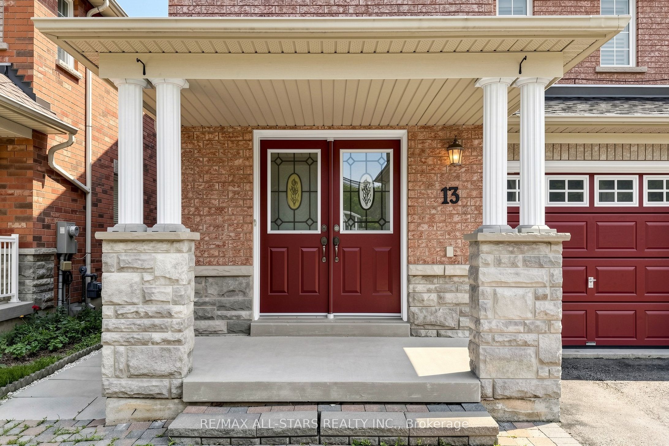 13 Boulderbrook Drive Property Photo 2