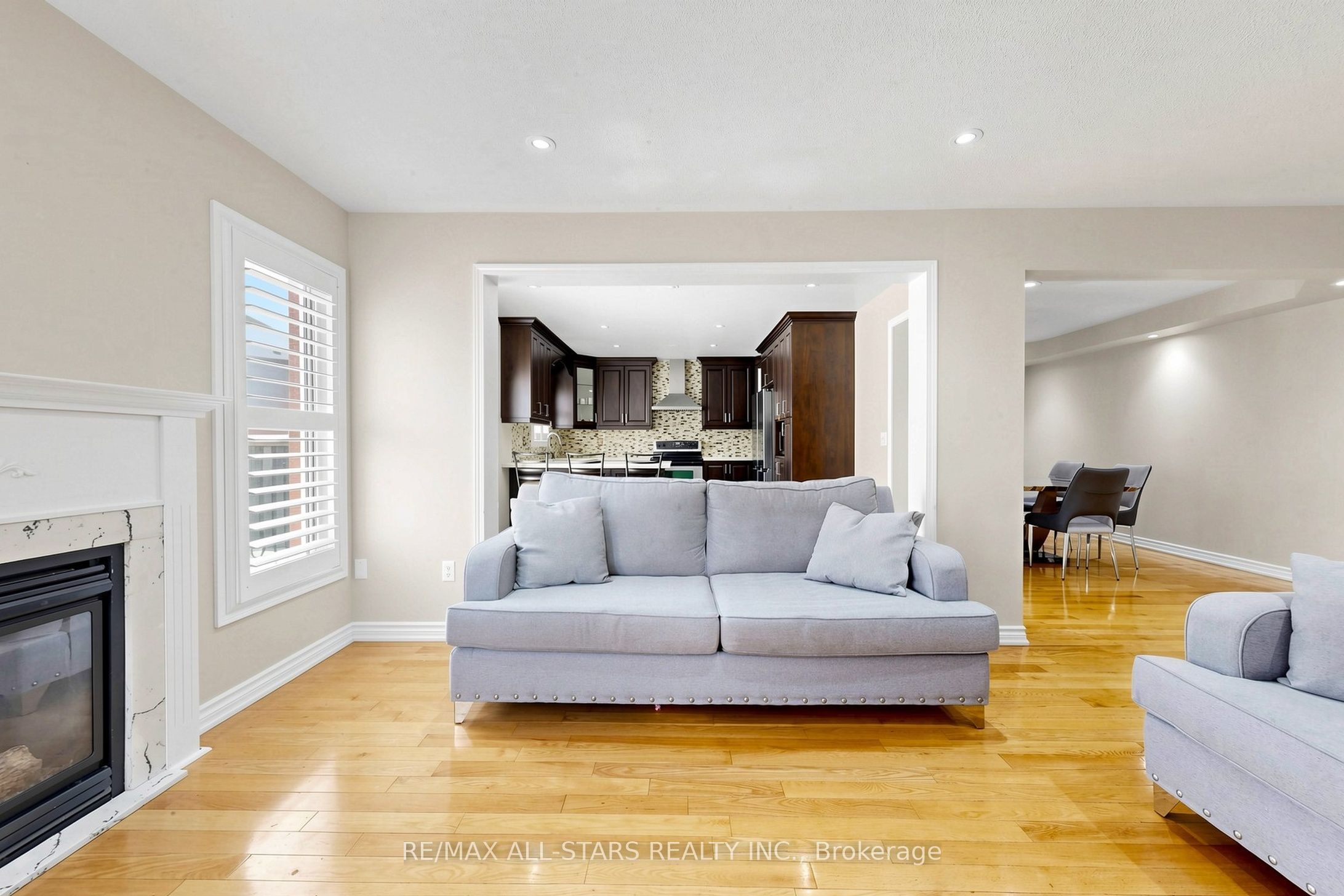13 Boulderbrook Drive Property Photo 6